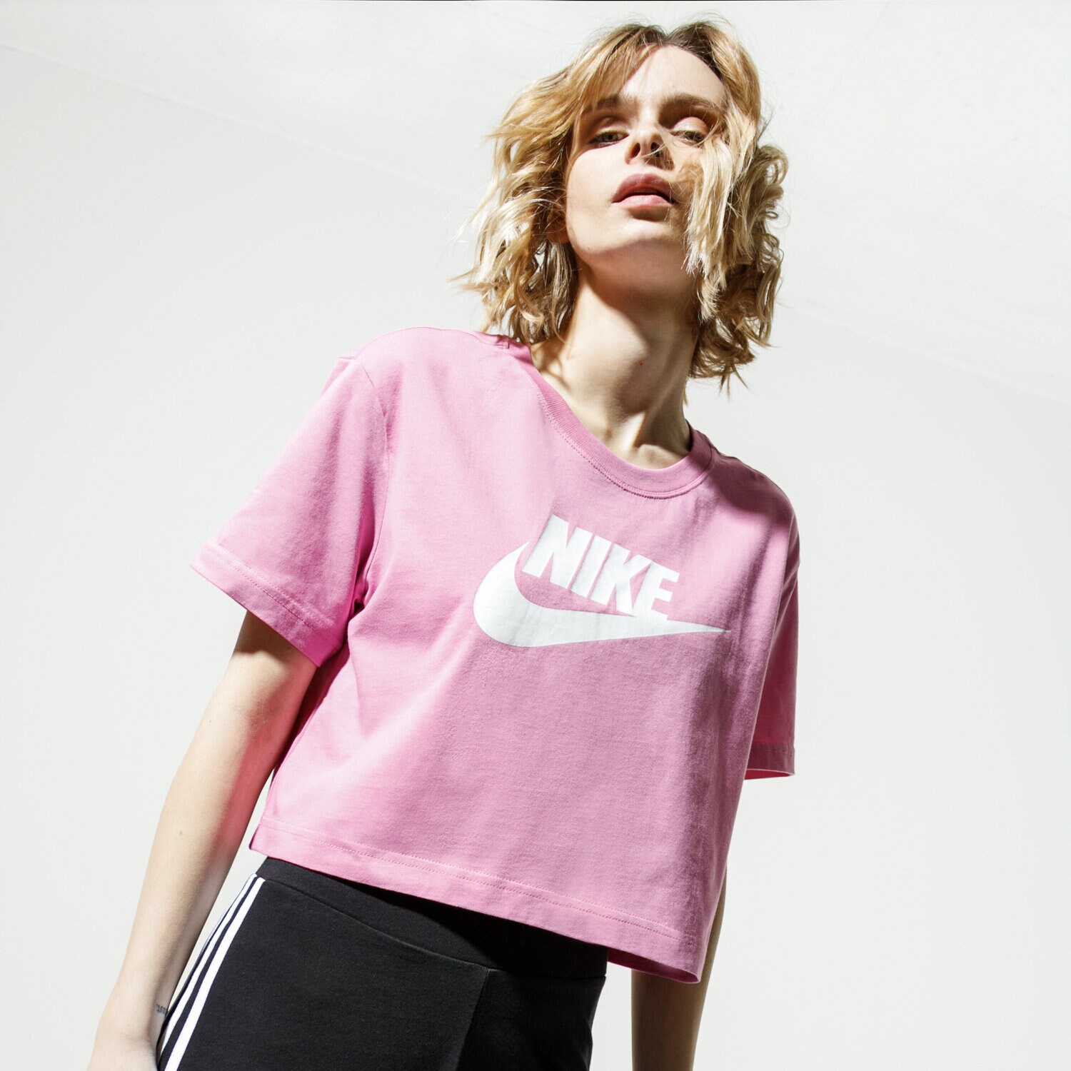 dámské tričko NIKE TRIČKO SPORTSWEAR ESSENTIAL BV6175693 RŮŽOVÁ