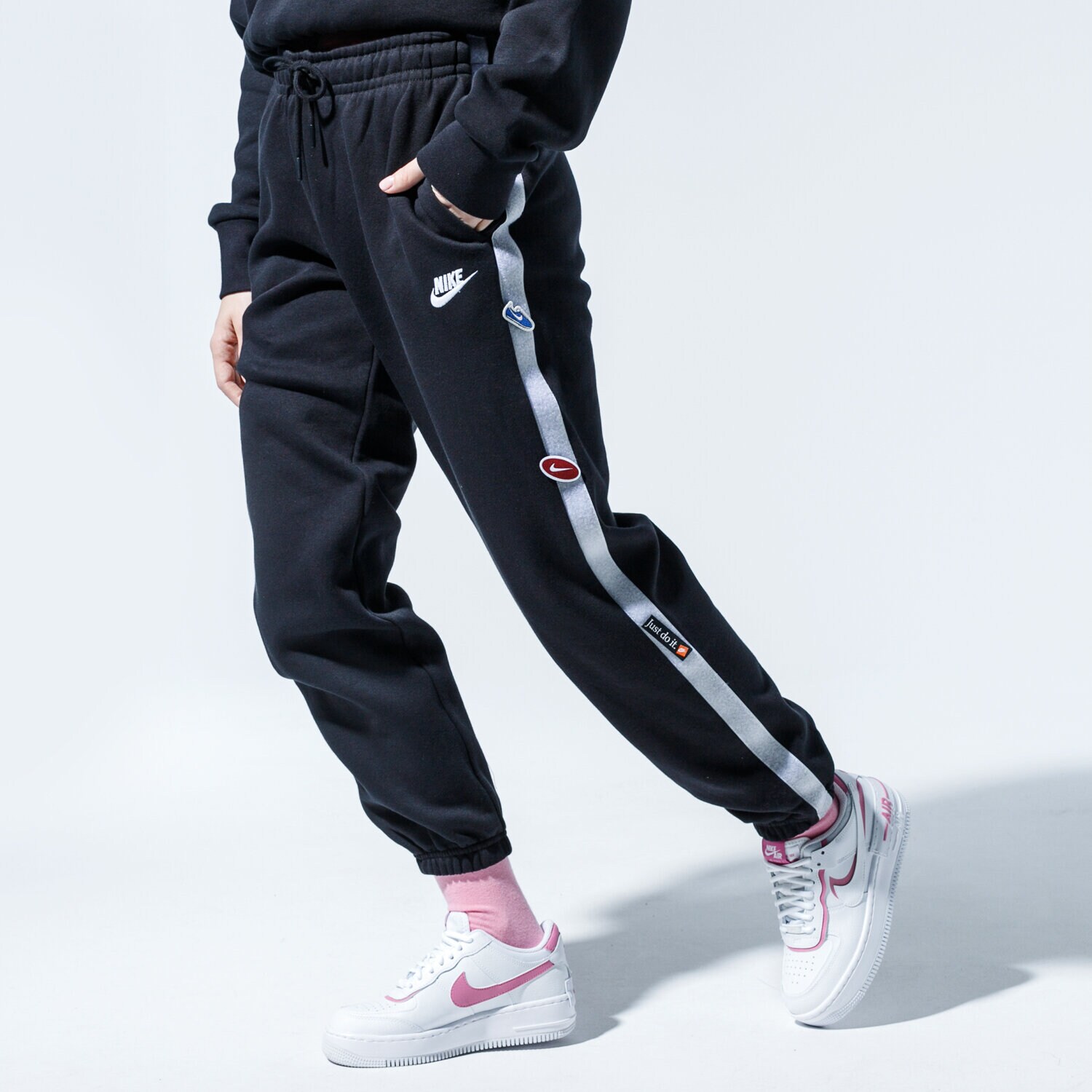 dámské kalhoty NIKE KALHOTY  W NSW ICN CLSH FLC PANT BB CJ2036-010 ČERNÁ