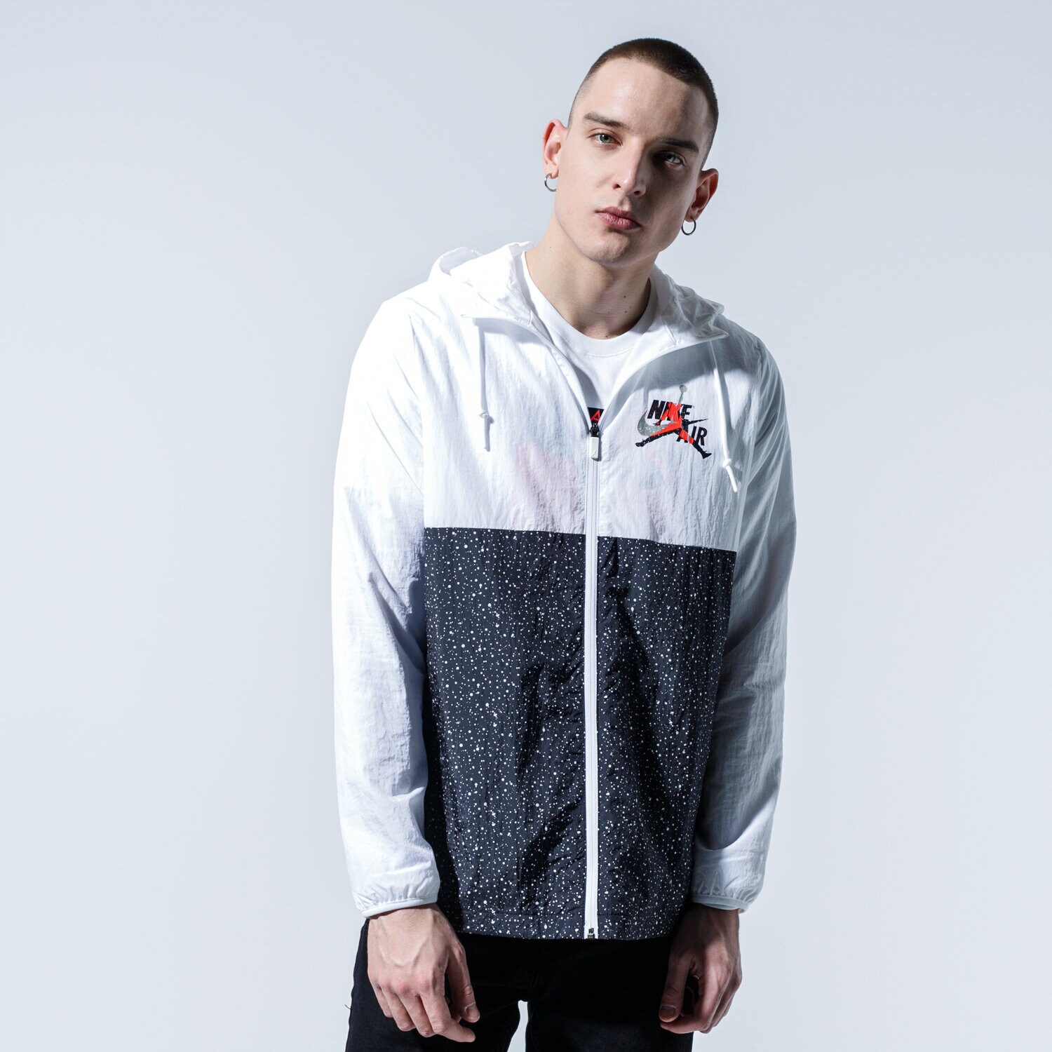 Přechodná bunda pánská (podzimní, jarní) JORDAN BUNDA M J JM CLSCS WINDWEAR JKT CT9368-100 BÍLÁ