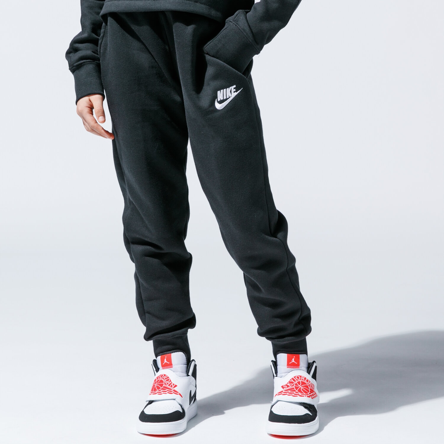 dětské kalhoty NIKE KALHOTY  SPORTSWEAR GIRL BV2720-010 ČERNÁ