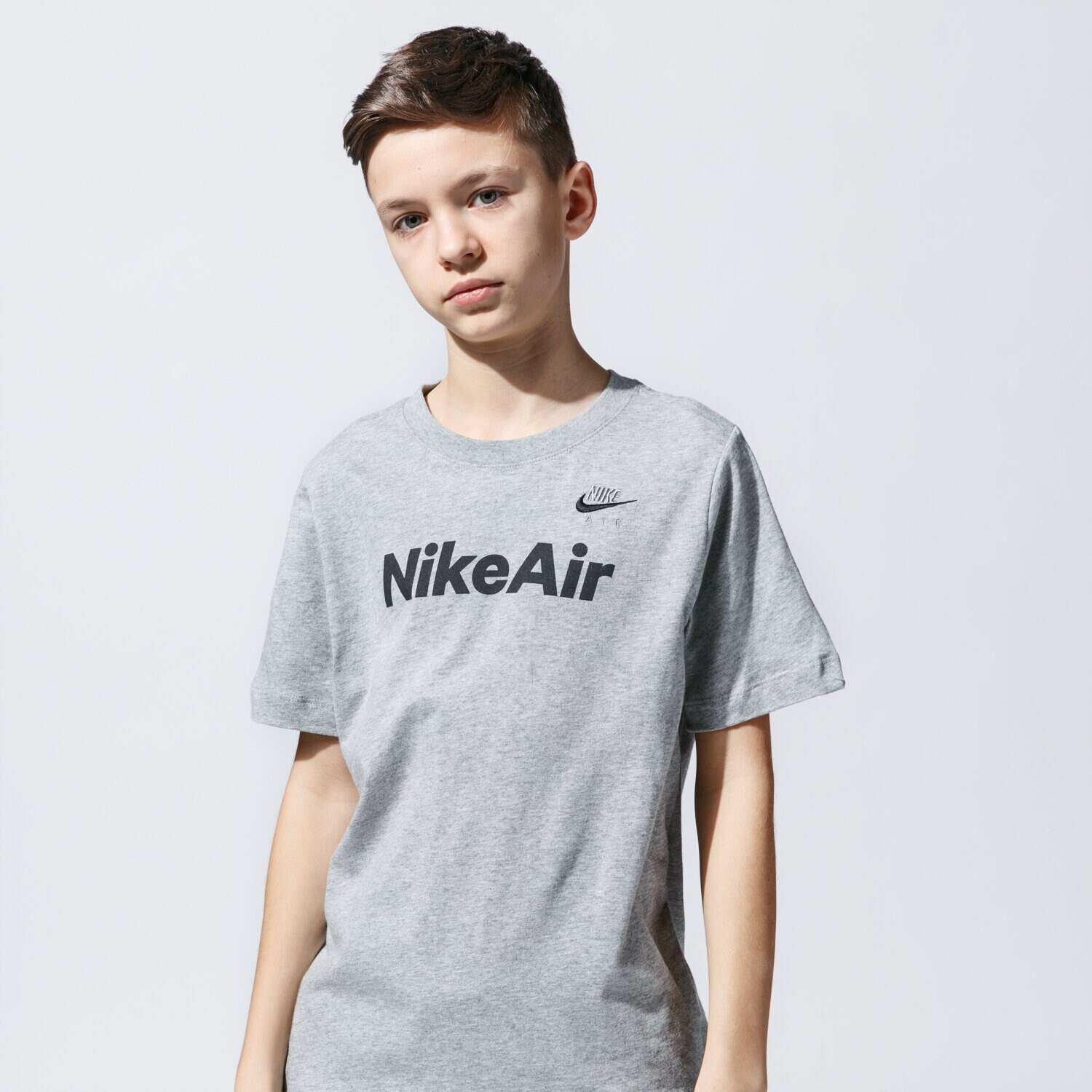 dětské tričko NIKE TRIČKO B NSW TEE AIR C&S CU6607-063 ŠEDÁ
