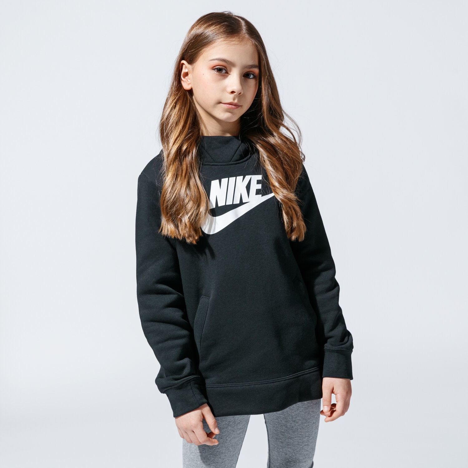 dětská mikina NIKE MIKINA S KAPUCÍ SPORTSWEAR BV2717-010 ČERNÁ