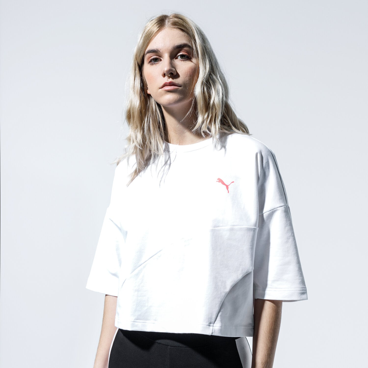 dámské tričko PUMA TRIČKO EVIDE FORM STRIPE CROP TEE 59629802 BÍLÁ