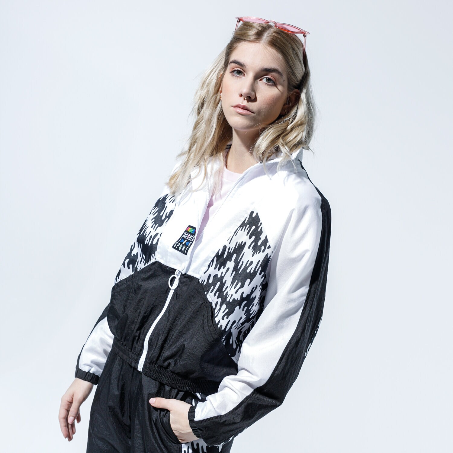 Přechodná bunda dámská (podzimní, jarní) PUMA BUNDA ORTALION TFS OG AOP TRACK JACKET 59705801 VÍCEBAREVNÁ