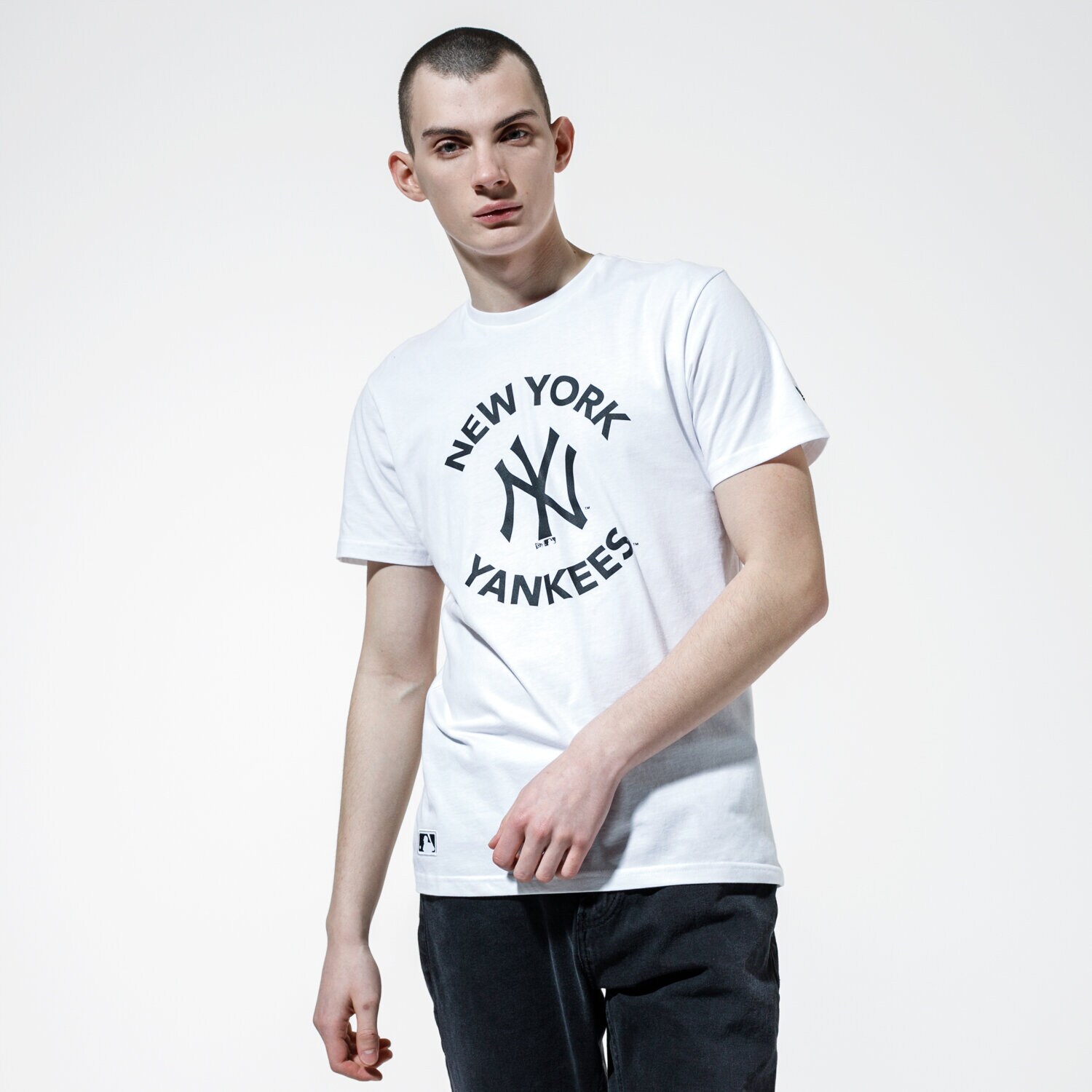 pánské tričko NEW ERA TRIČKO MLB TEE NYY NEW YORK YANKEES WHI 12195420 BÍLÁ