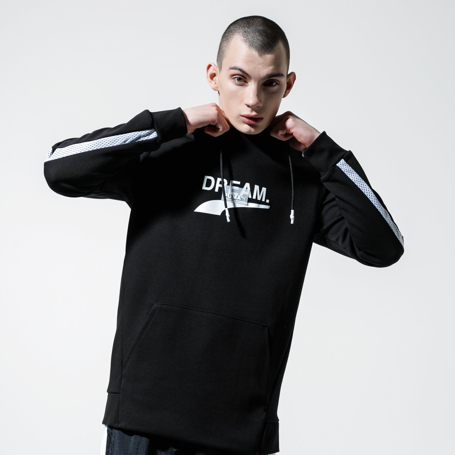 pánská mikina PUMA MIKINA S KAPUCÍ AVENIR HOODY 59645901 ČERNÁ