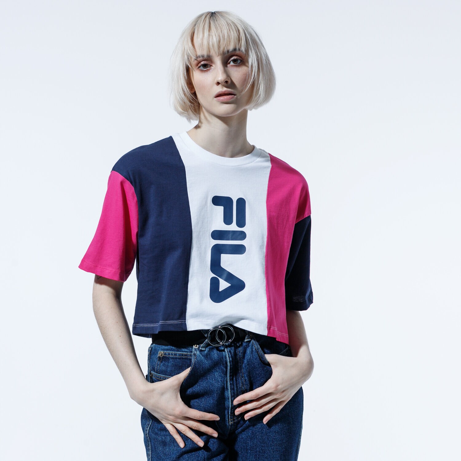 dámské tričko FILA TRIČKO BAI CROPPED TEE 687492A222 TMAVOMODRÁ