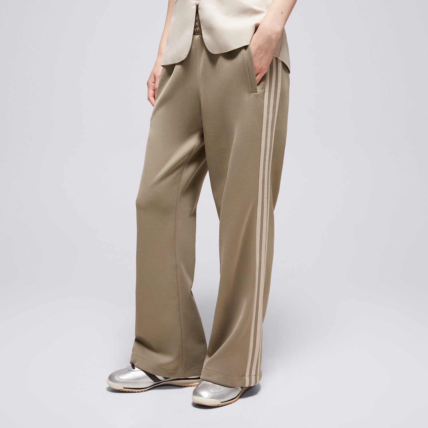 dámské kalhoty ADIDAS KALHOTY  PANTS IJ5227 KHAKI