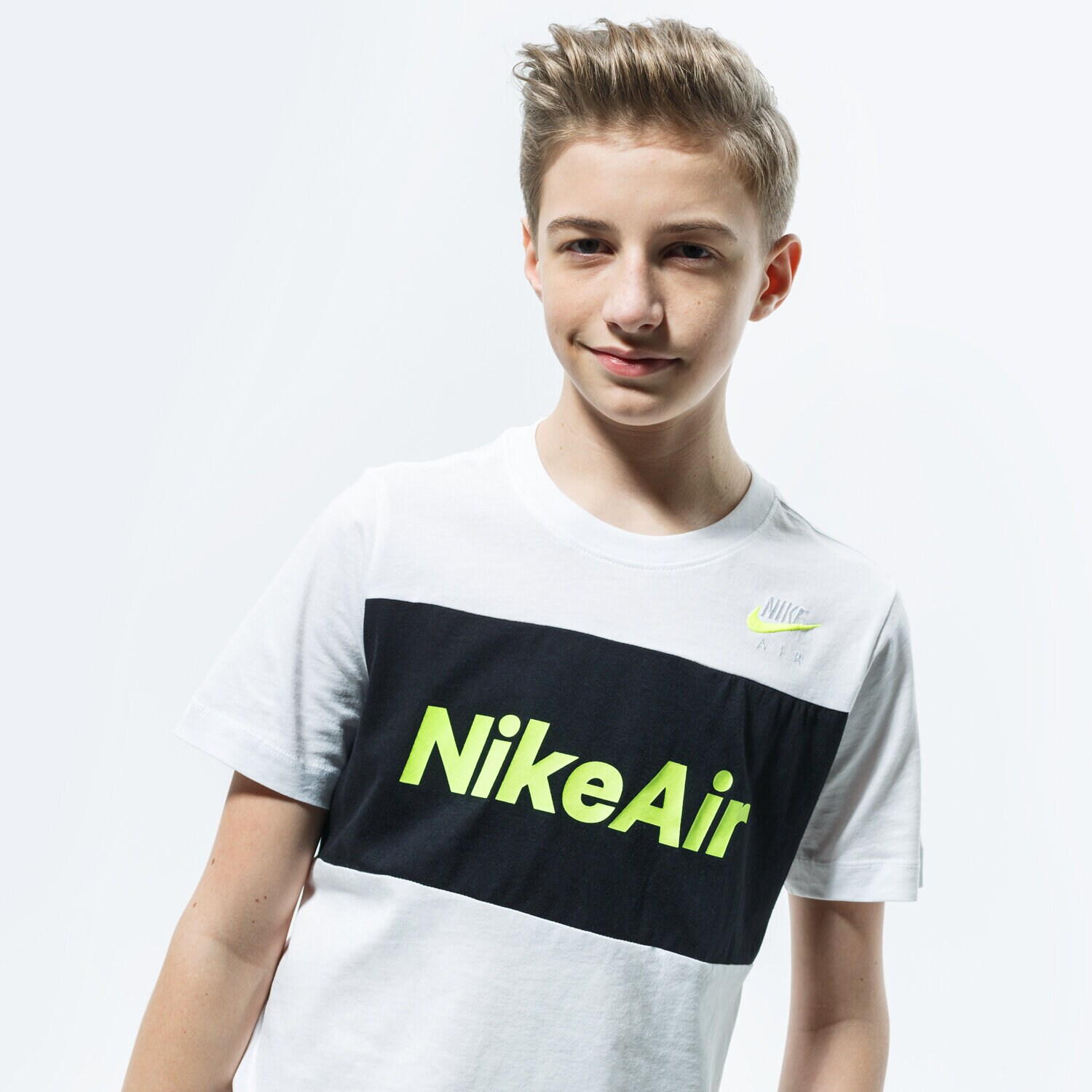 dětské tričko NIKE TRIČKO B NSW AIR TEE SS CV2211-100 BÍLÁ