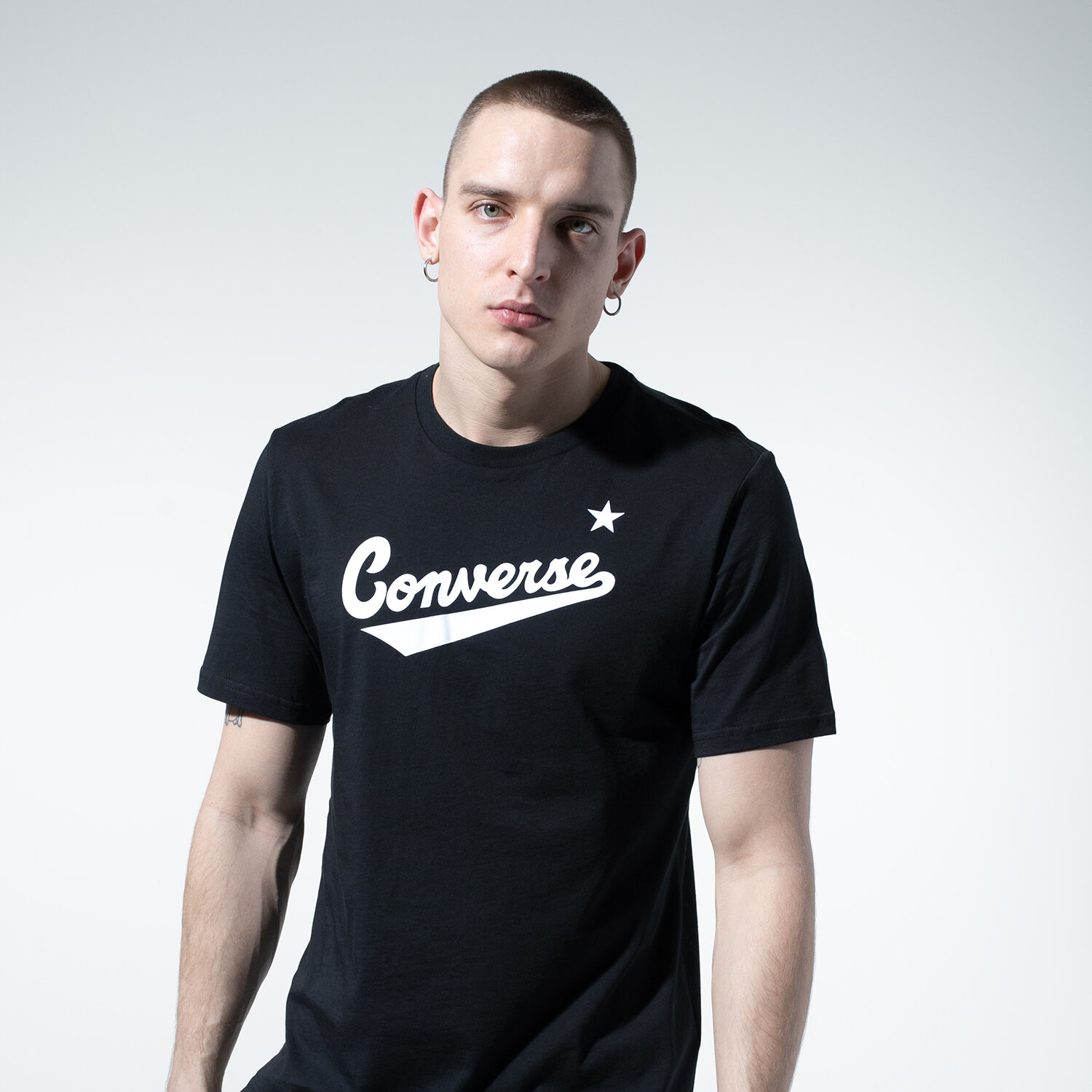 pánské tričko CONVERSE TRIČKO CENTER FRONT LOGO TEE 10018235-A01 ČERNÁ