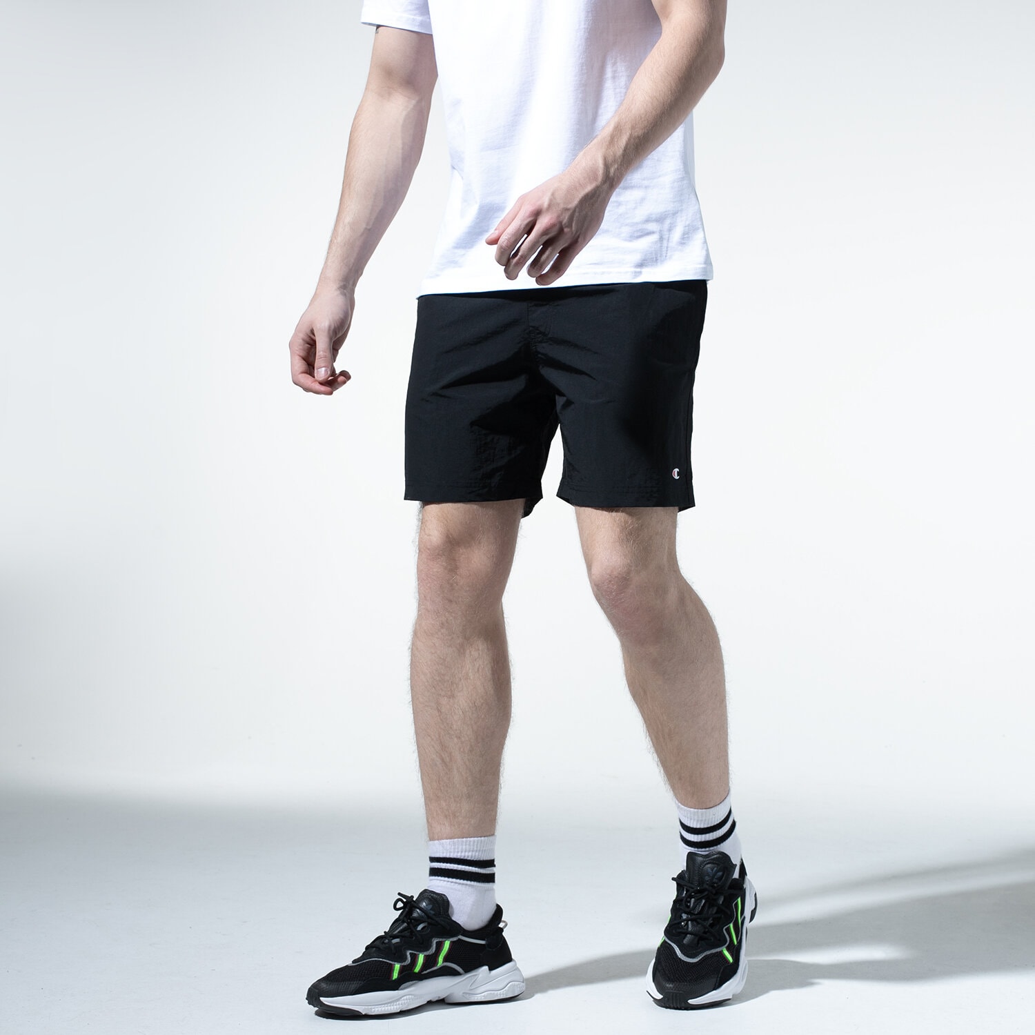 pánské kraťasy CHAMPION ŠORTKY  BASIC SWIM SHORTS 215498KK001 ČERNÁ