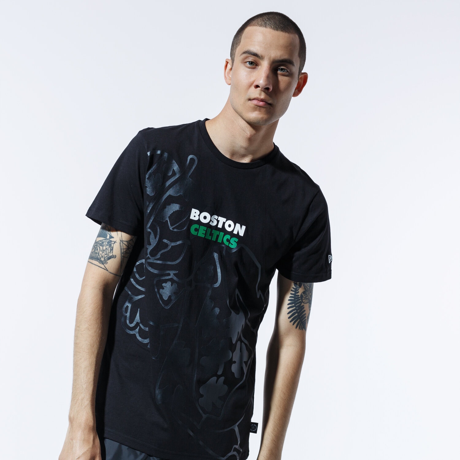pánské tričko NEW ERA TRIČKO NBA BIG LOGO TEE BOSCEL BLK 12369806 ČERNÁ