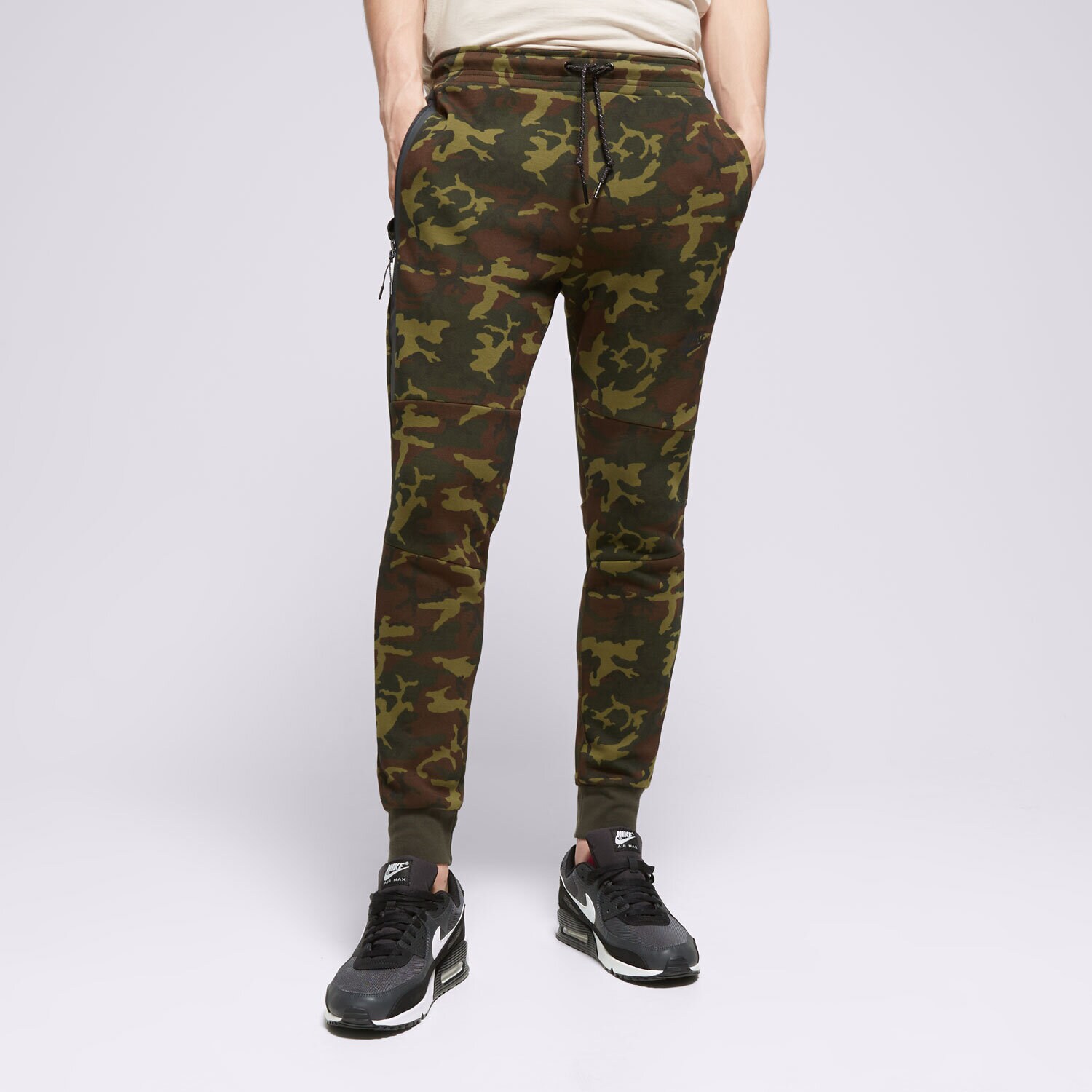 pánské kalhoty NIKE KALHOTY  M NSW TCH FLC JGGR OG 10YR CAM FN3925-355 ČERNÁ