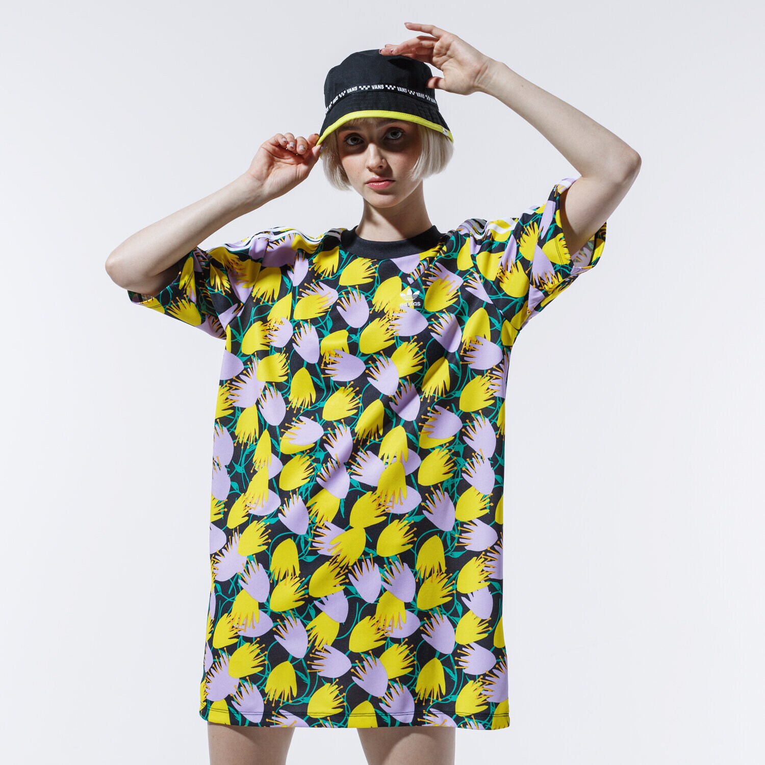 dámské šaty ADIDAS ŠATY AOP TEE DRESS FL4087 VÍCEBAREVNÁ