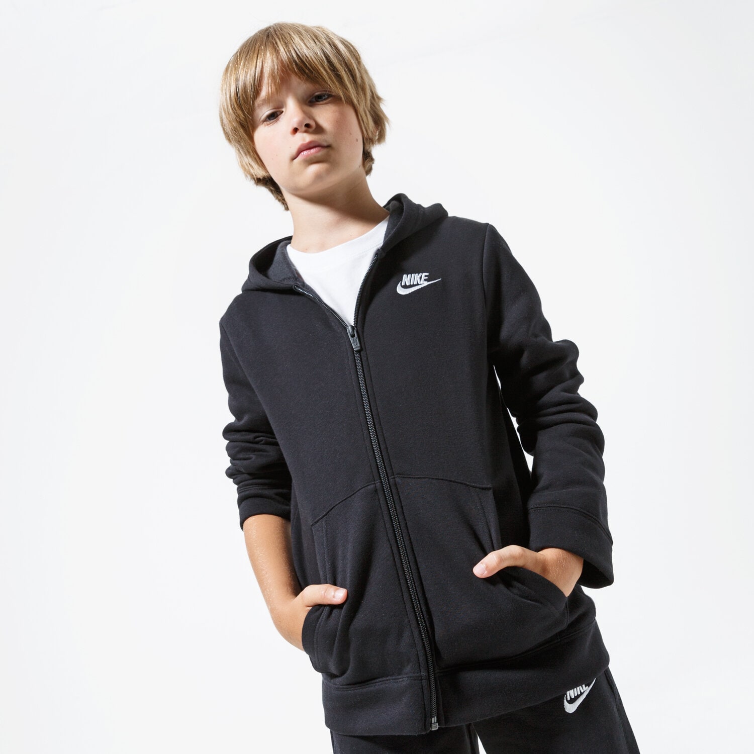 dětské kalhoty NIKE SOUPRAVA SPORTSWEAR BOY BV3634-010 ČERNÁ