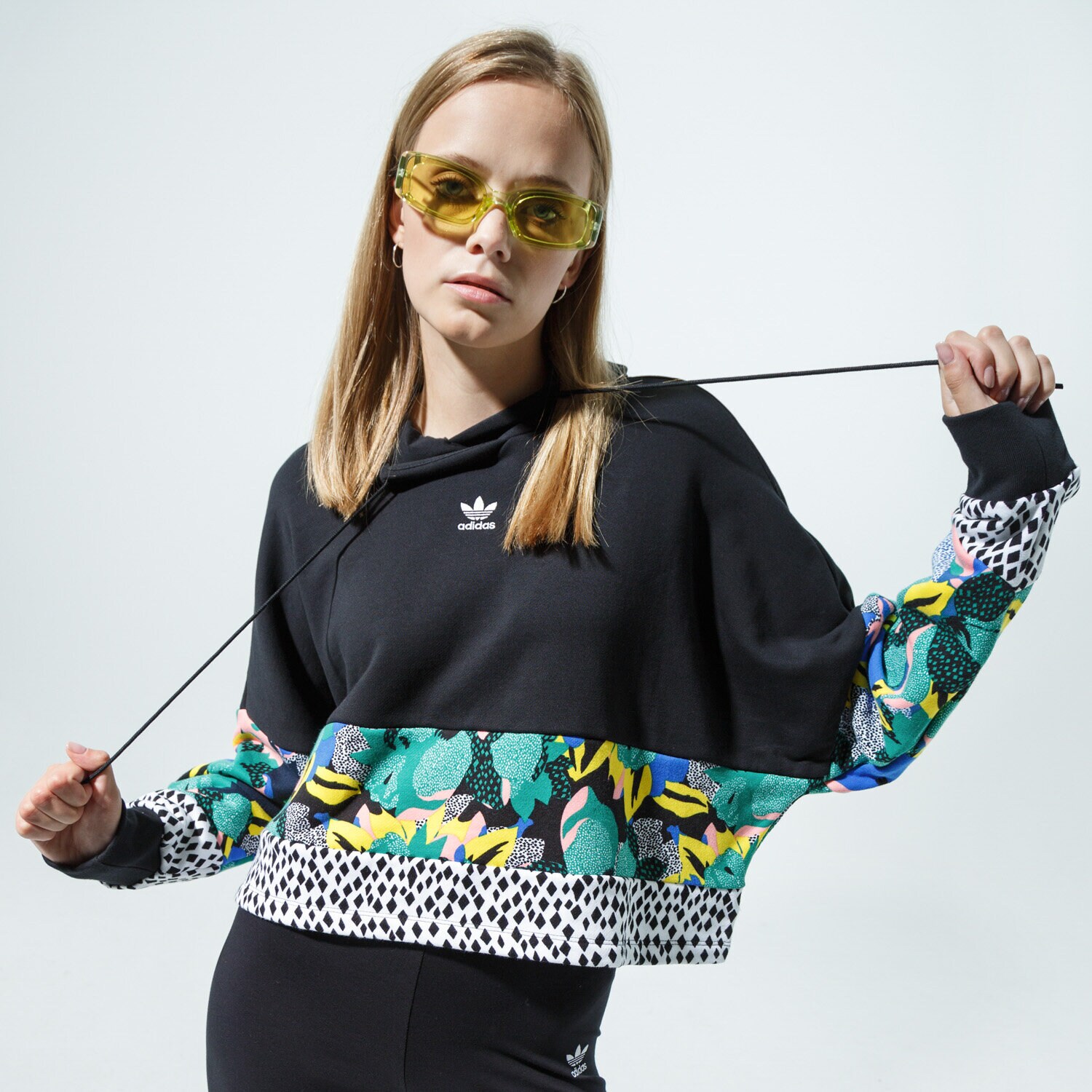 dámská mikina ADIDAS MIKINA S KAPUCÍ CROPPED HOODIE GC6850 ČERNÁ