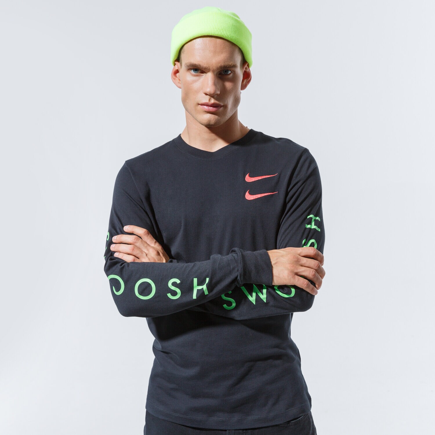 pánské tričko NIKE TRIČKO M NSW LS TEE SWOOSH PK CU7630-011 ČERNÁ