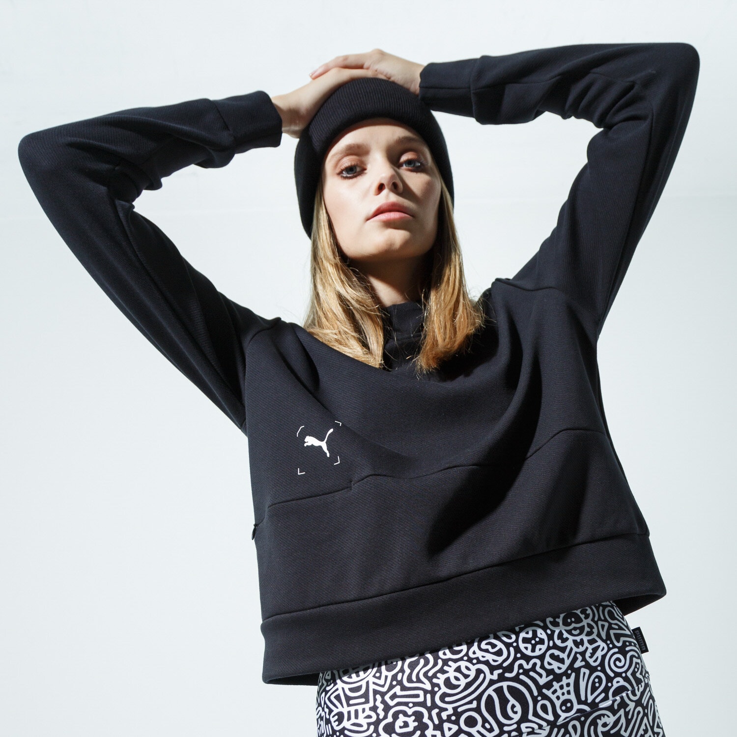 dámská mikina PUMA MIKINA S KAPUCÍ NU-TILITY HOODIE 58354801 ČERNÁ