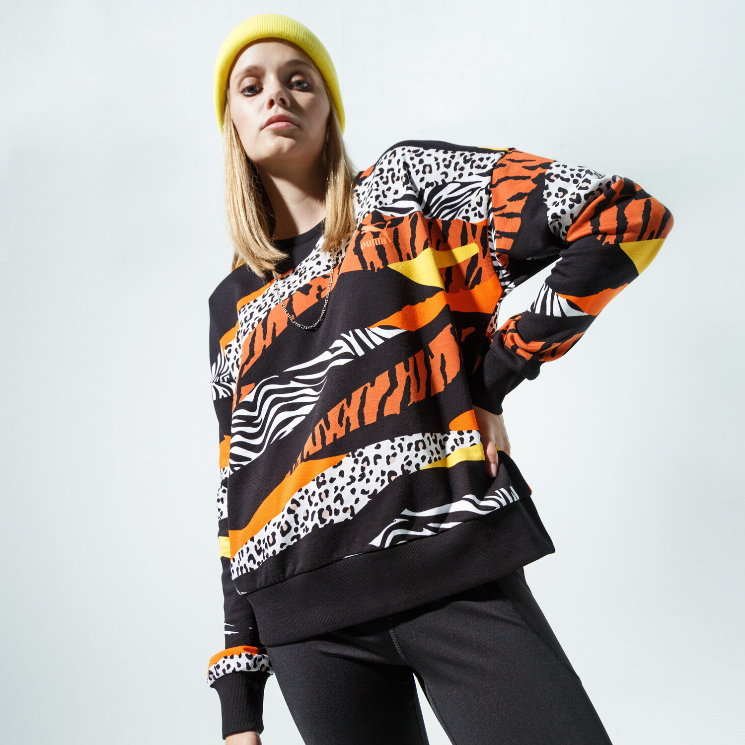 dámská mikina PUMA MIKINA CLASSICS GRAPHICS AOP CREW SWEAT 59772888 VÍCEBAREVNÁ