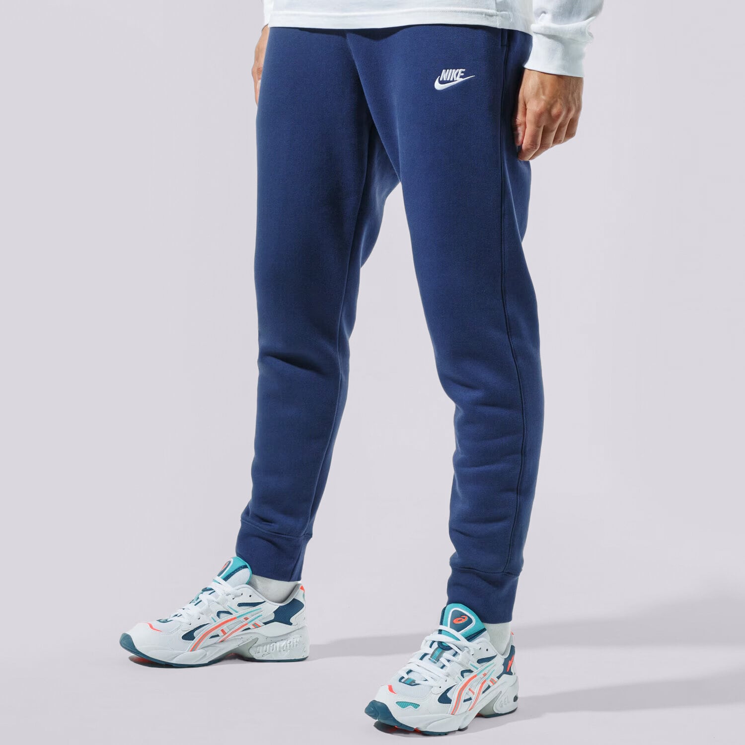 pánské kalhoty NIKE KALHOTY  SPORTSWEAR CLUB FLEECE BV2671-410 TMAVOMODRÁ