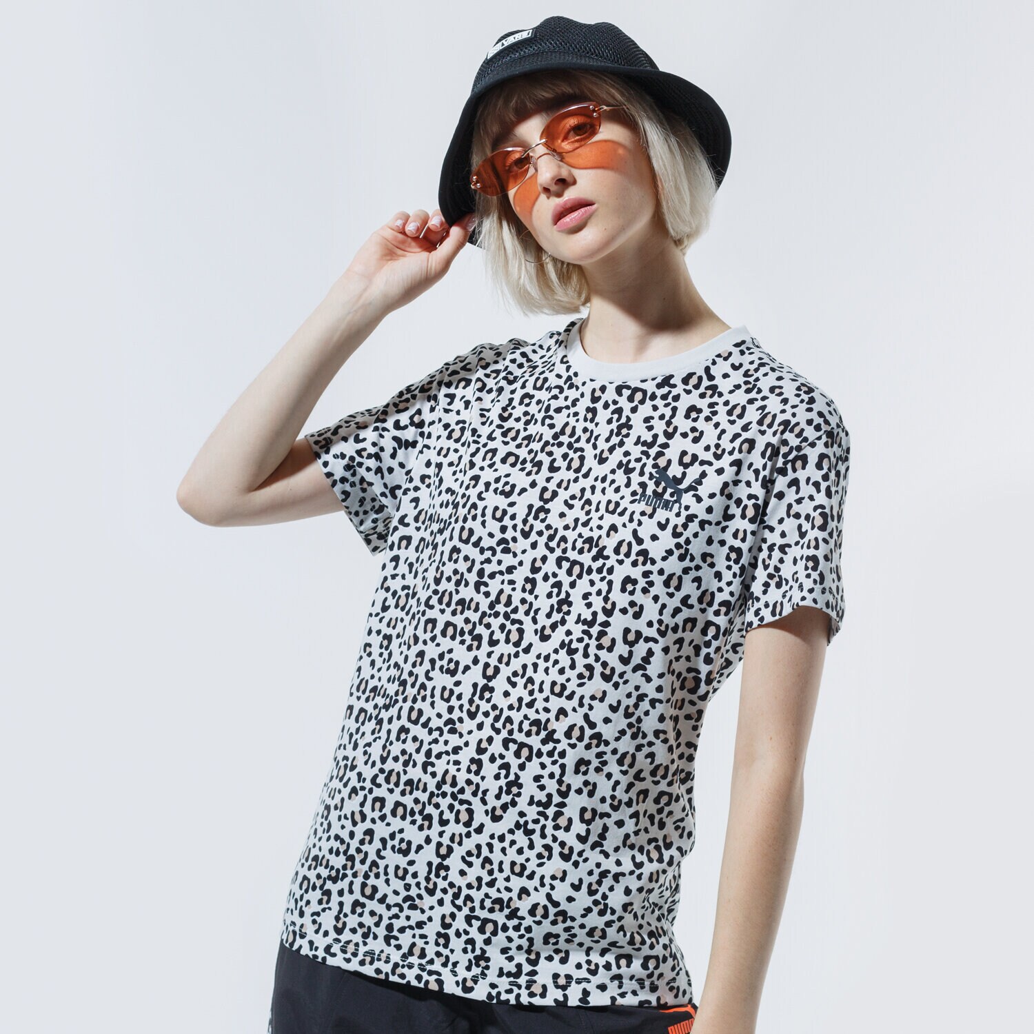 dámské tričko PUMA TRIČKO CLASSICS AOP LOGO TEE 59772499 VÍCEBAREVNÁ