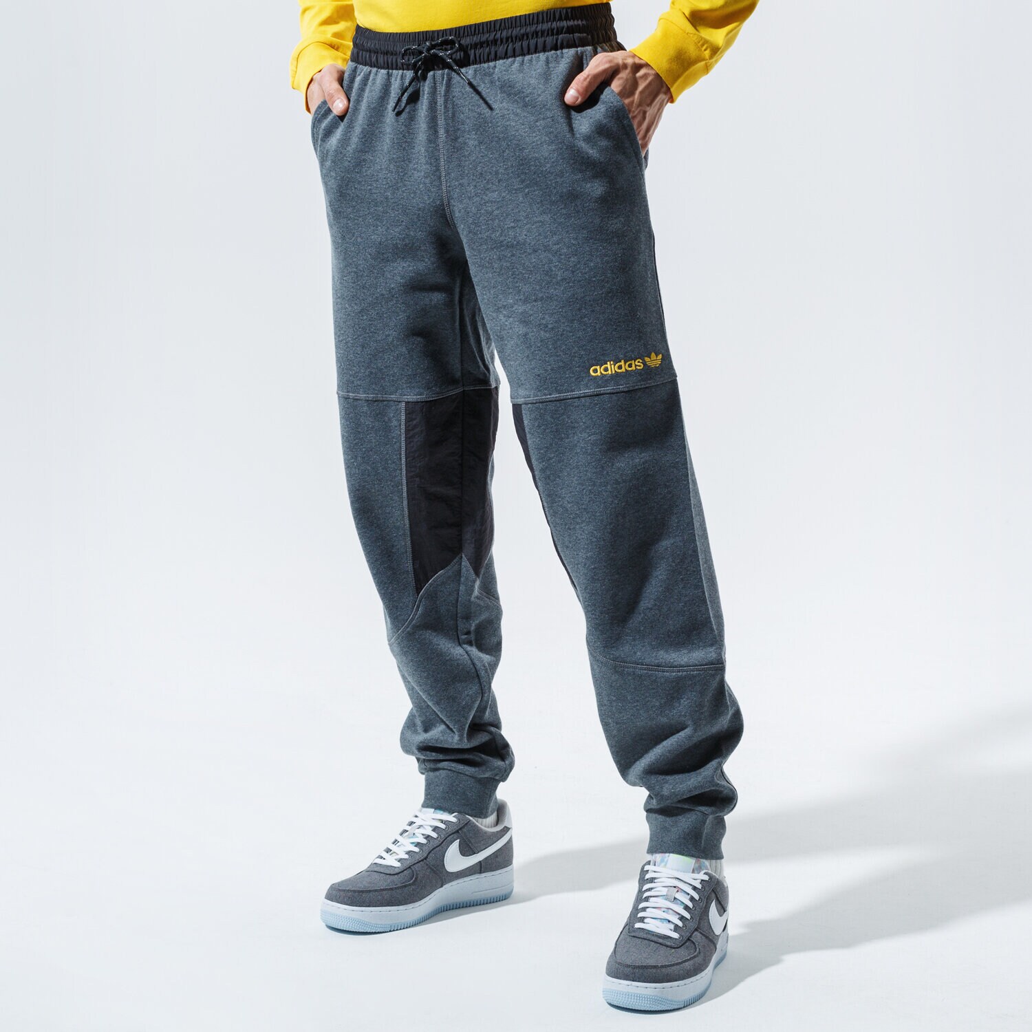pánské kalhoty ADIDAS KALHOTY  ADV FIELD PANT GD5594 ŠEDÁ