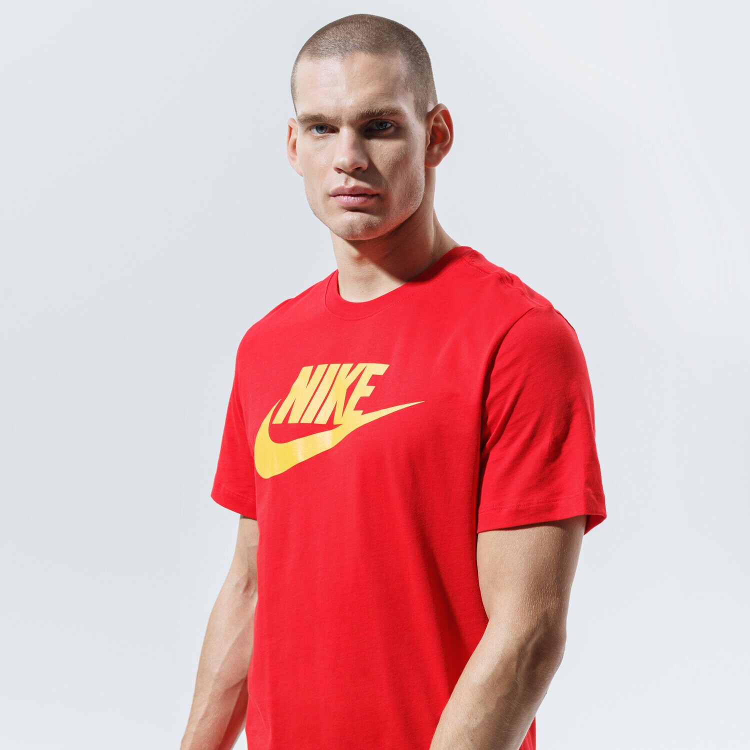 pánské tričko NIKE TRIČKO SPORTSWEAR AR5004-659 ČERVENÁ