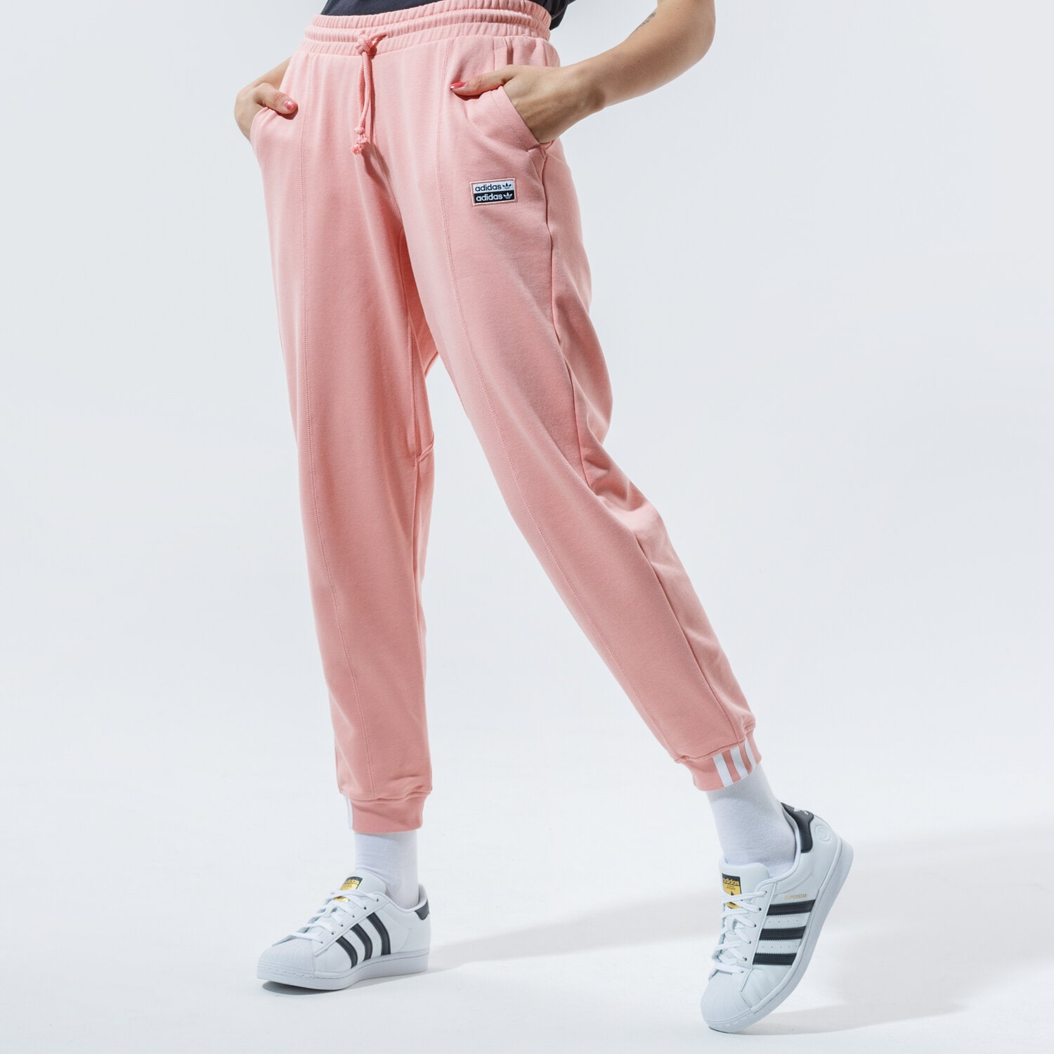 dámské kalhoty ADIDAS KALHOTY  REGULAR JOGGER GD3094 RŮŽOVÁ
