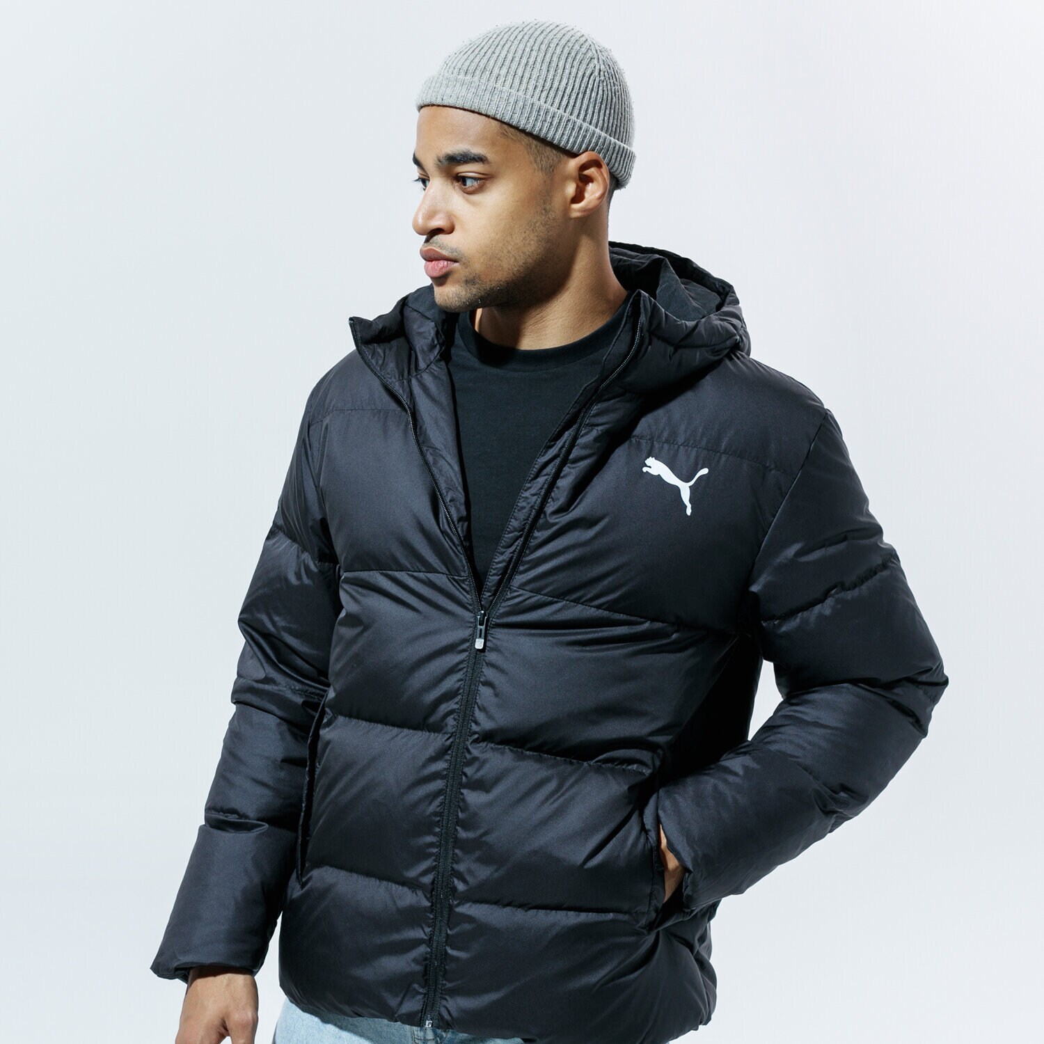 pánská zimní bunda PUMA BUNDA ZIMNÍ ESS+ DOWN JACKET 58215601 ČERNÁ