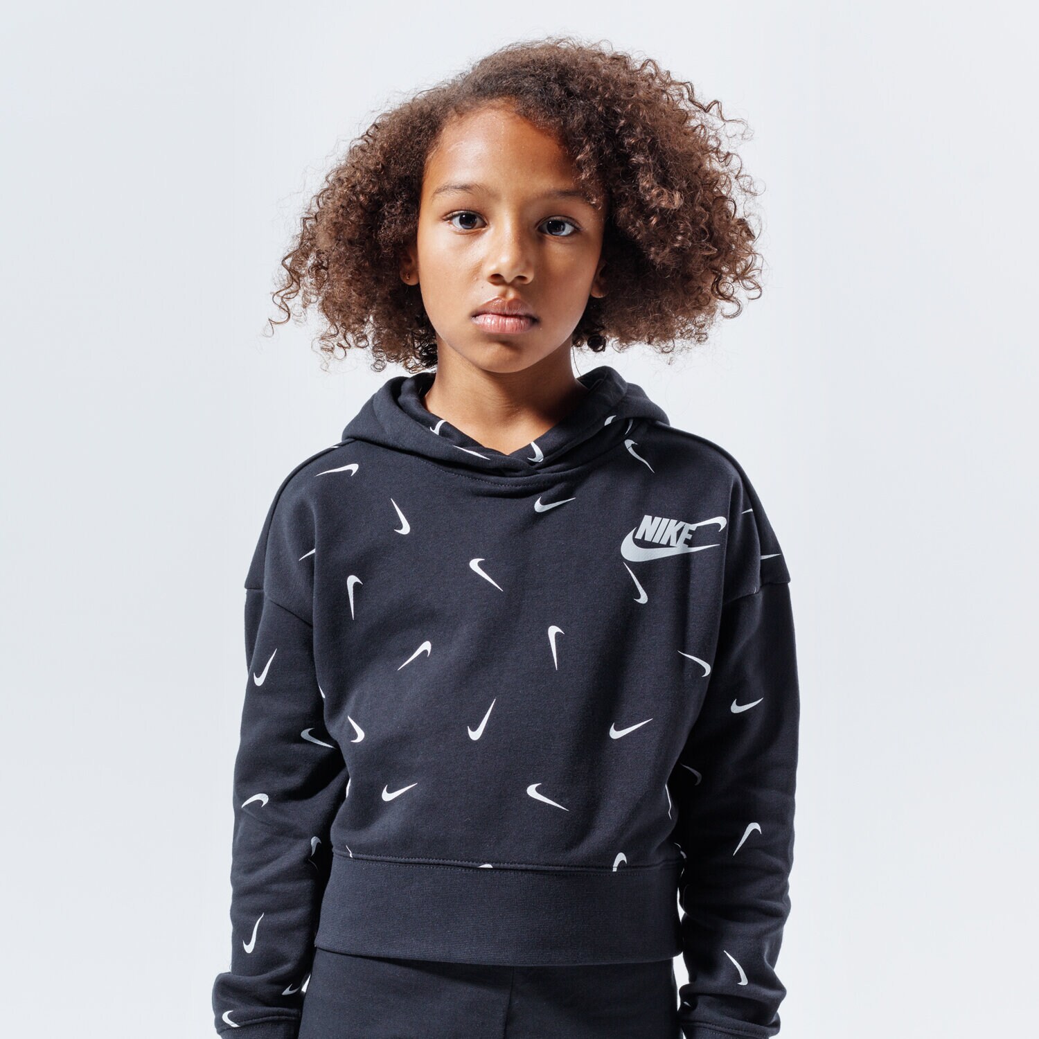 dětská mikina NIKE MIKINA S KAPUCÍ SPORTSWEAR CZ2566-010 ČERNÁ