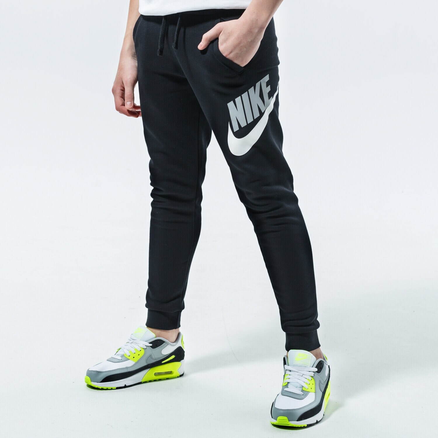 dětské kalhoty NIKE KALHOTY  FLEECE JOGGERS JUNIOR BOY CJ7863-010 ČERNÁ