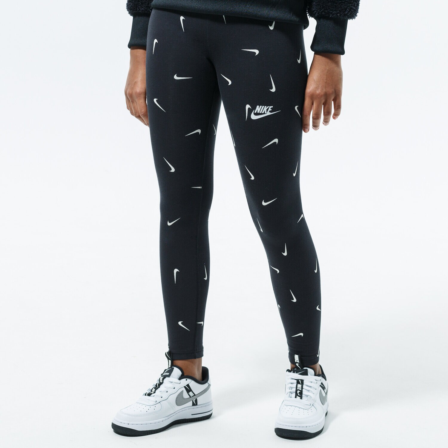 dětské kalhoty NIKE LEGGINGS SPORTSWEAR CU8337-010 ČERNÁ