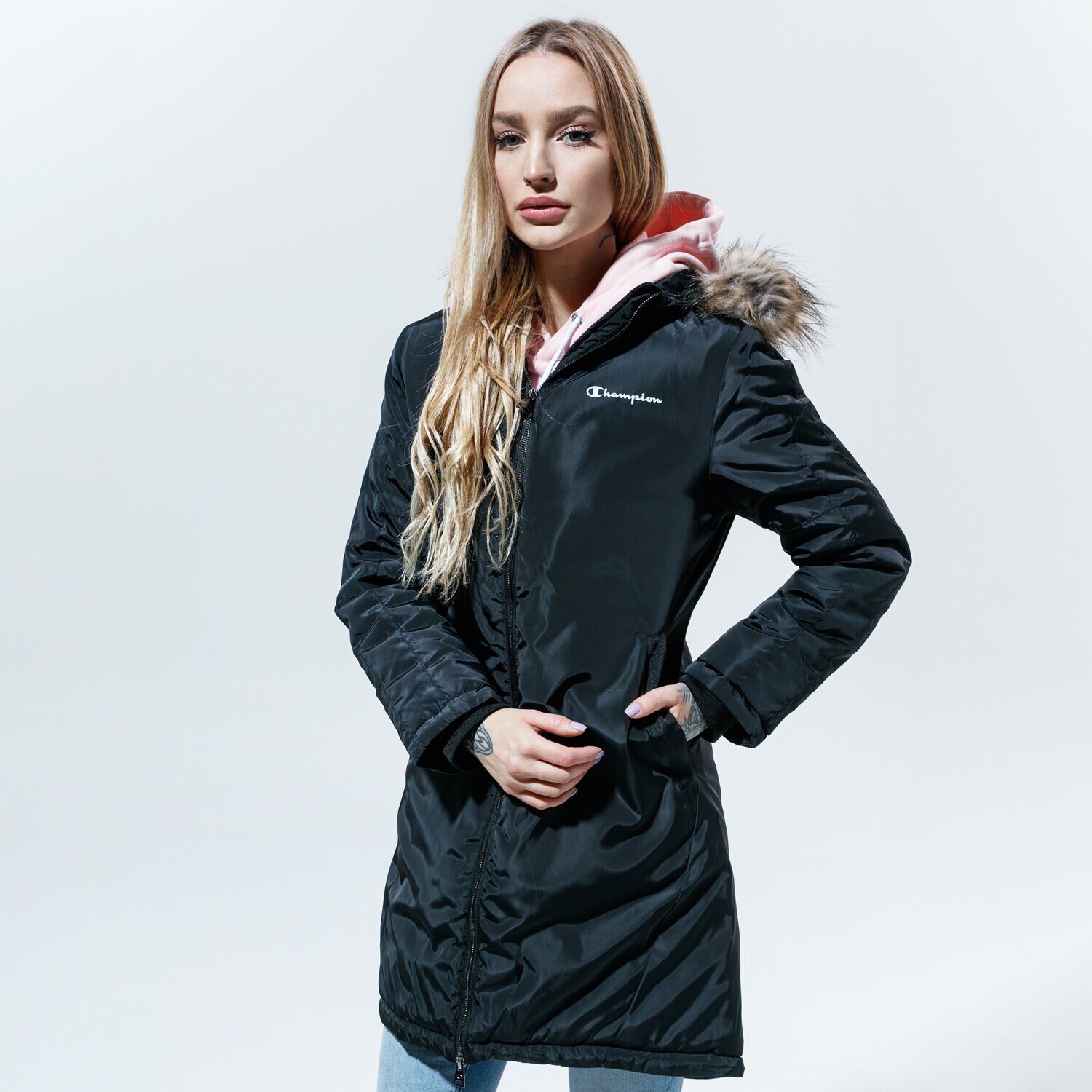 dámská zimní bunda CHAMPION BUNDA ZIMNÍ PARKA JACKET WW 114371KK001 ČERNÁ