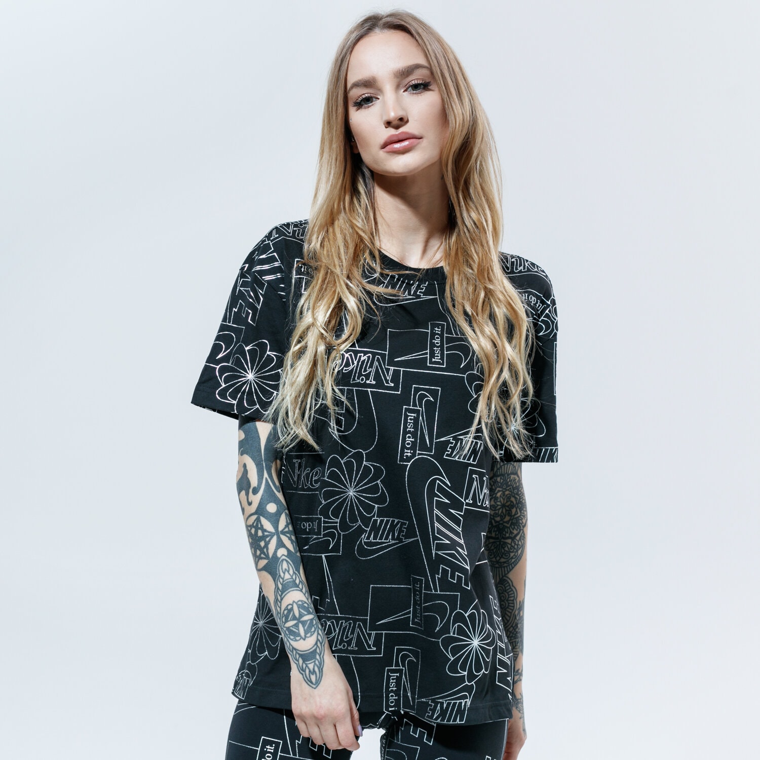 dámské tričko NIKE TRIČKO W NSW TEE ICON CLASH 2 BOY CZ4407-010 ČERNÁ