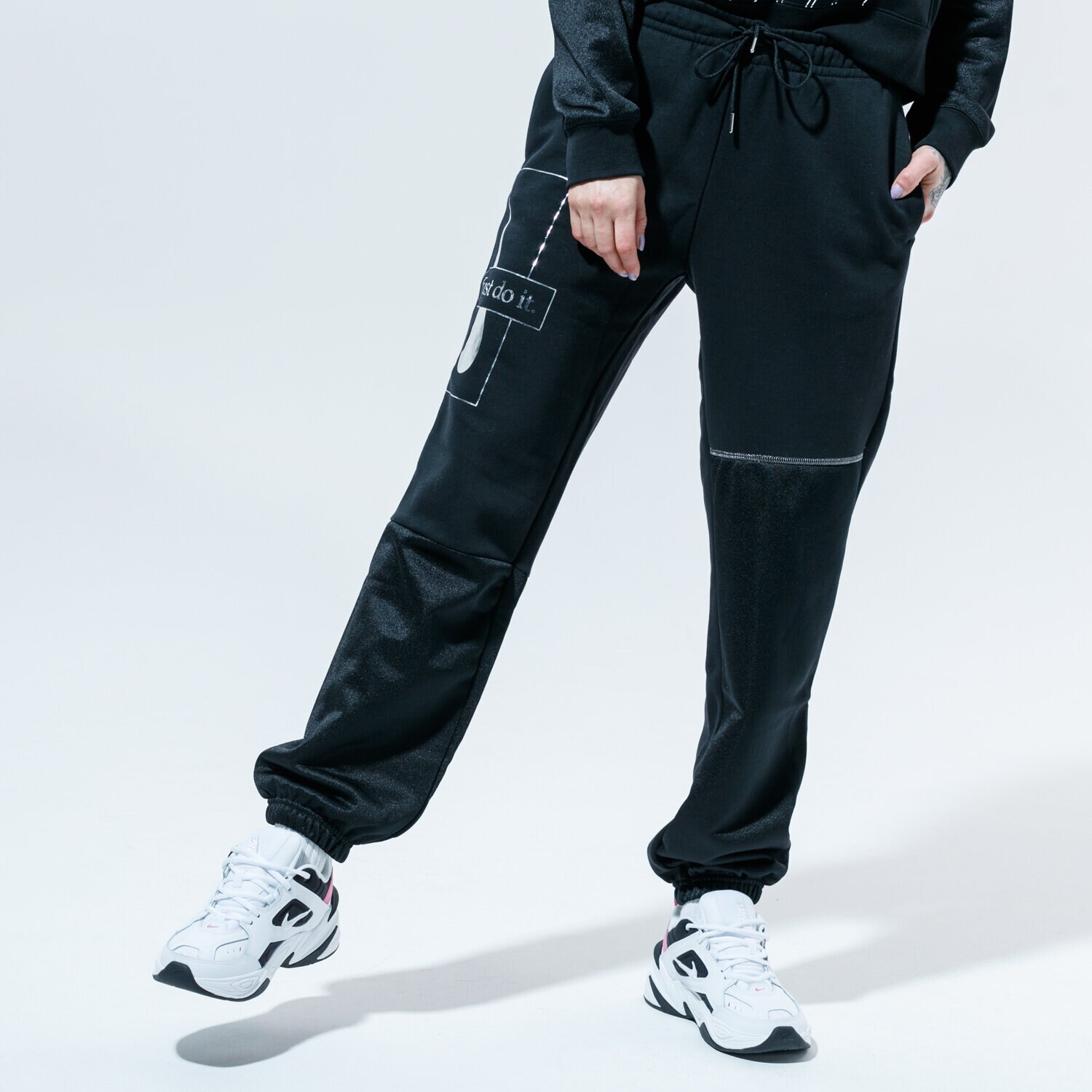 dámské kalhoty NIKE KALHOTY  W NSW ICN CLSH PANT FLC BB DC0654-010 ČERNÁ