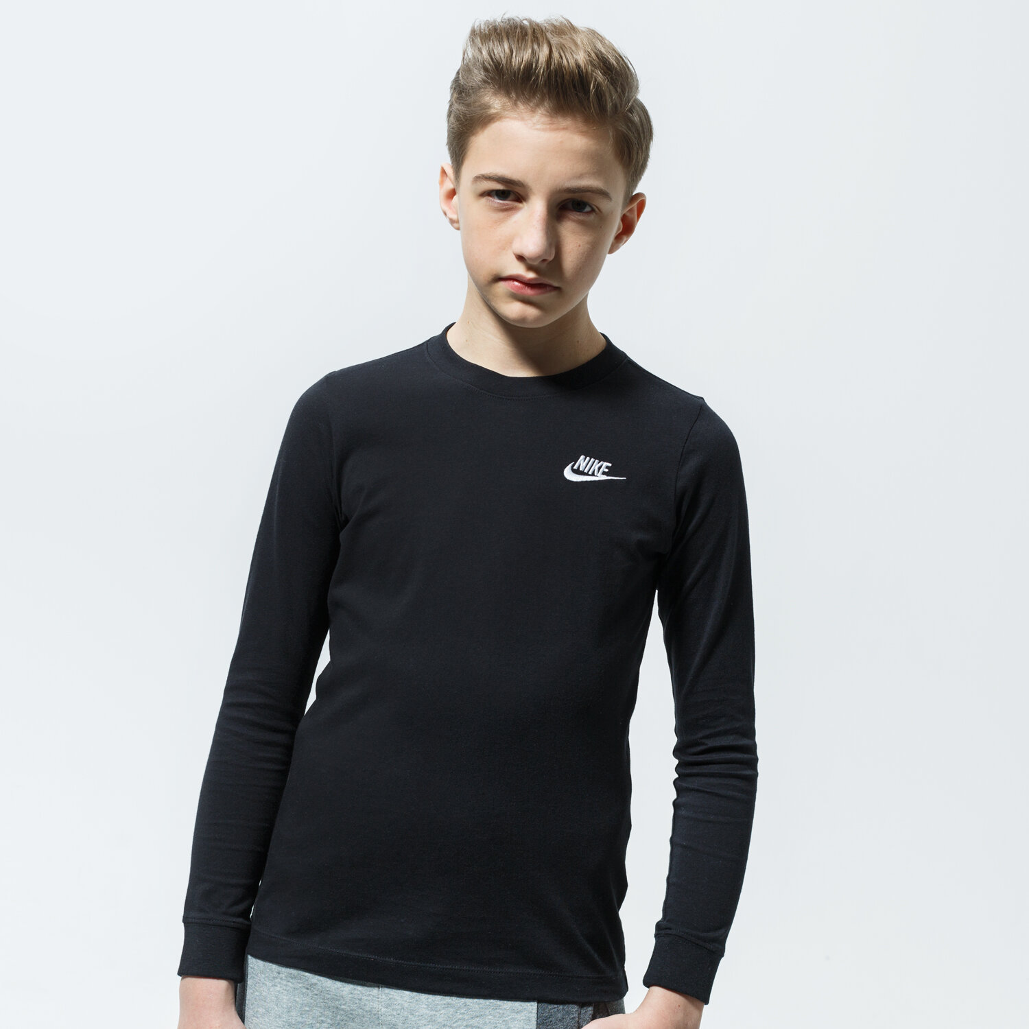 dětské tričko NIKE TRIČKO B NSW TEE LS EMB FUTURA CZ1855-010 ČERNÁ
