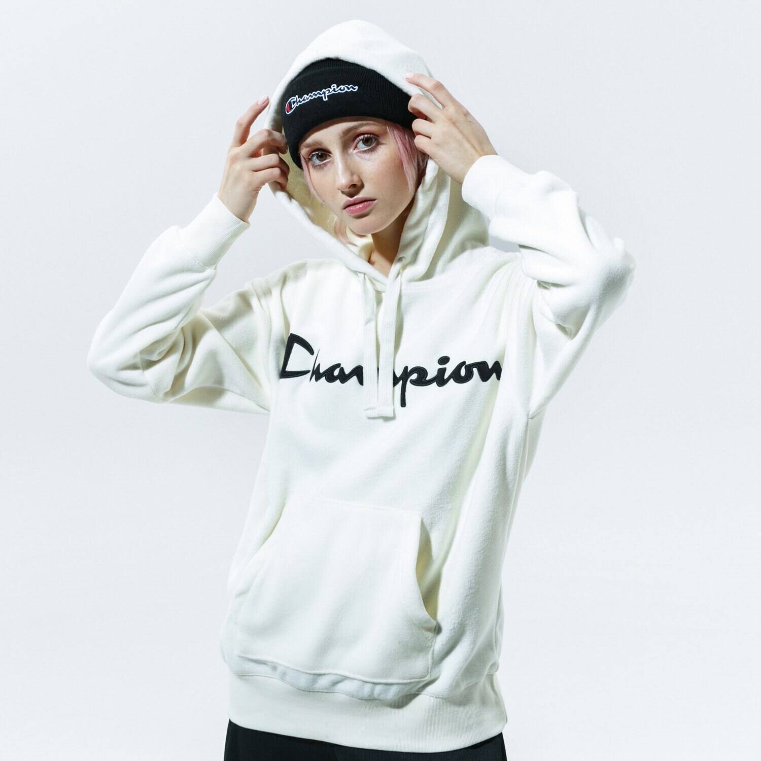 dámská mikina CHAMPION MIKINA S KAPUCÍ HOODED   SWEATSHIRT FLEECE MIKINA R 113457WW005 BÉŽOVÁ