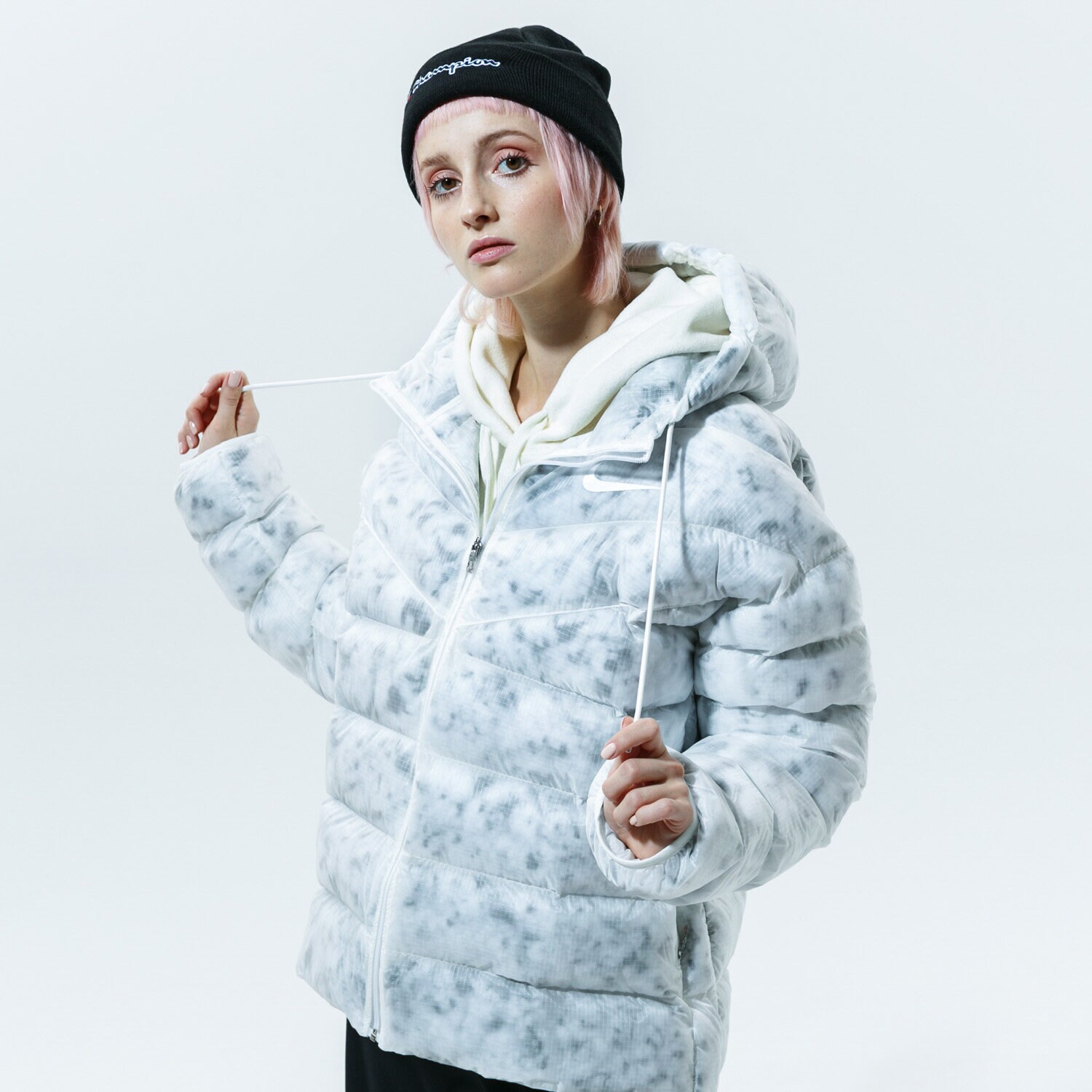 dámská zimní bunda NIKE BUNDA SYNTETICKÁ SPORTSWEAR CZ1907-121 ŠEDÁ