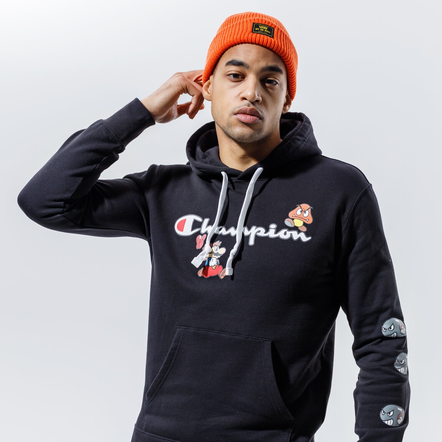 pánská mikina CHAMPION MIKINA S KAPUCÍ HOODED SWEATSHIRT 216868KK001 ČERNÁ