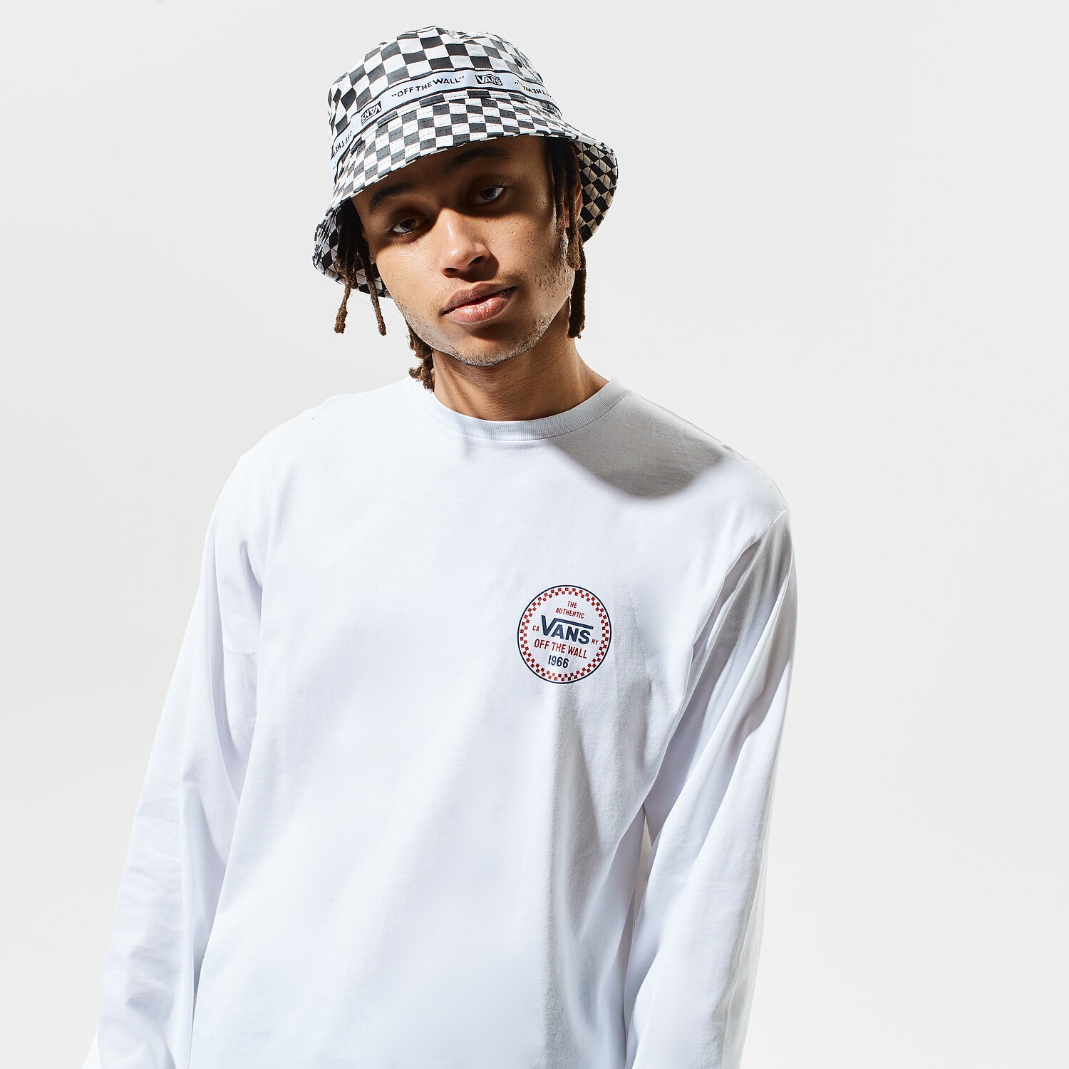 pánské tričko VANS TRIČKO CHECKER 66 LS VN0A4TVEWHT1 BÍLÁ