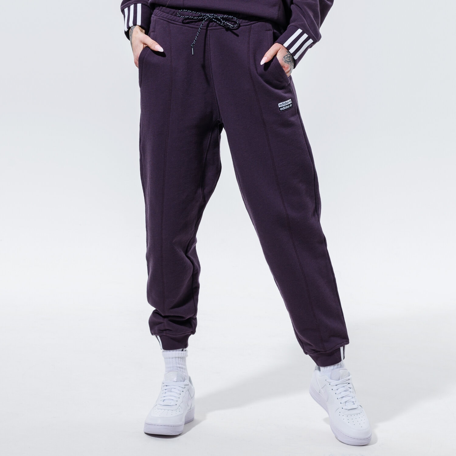 dámské kalhoty ADIDAS KALHOTY  REGULAR JOGGER GD3890 FIALOVÁ