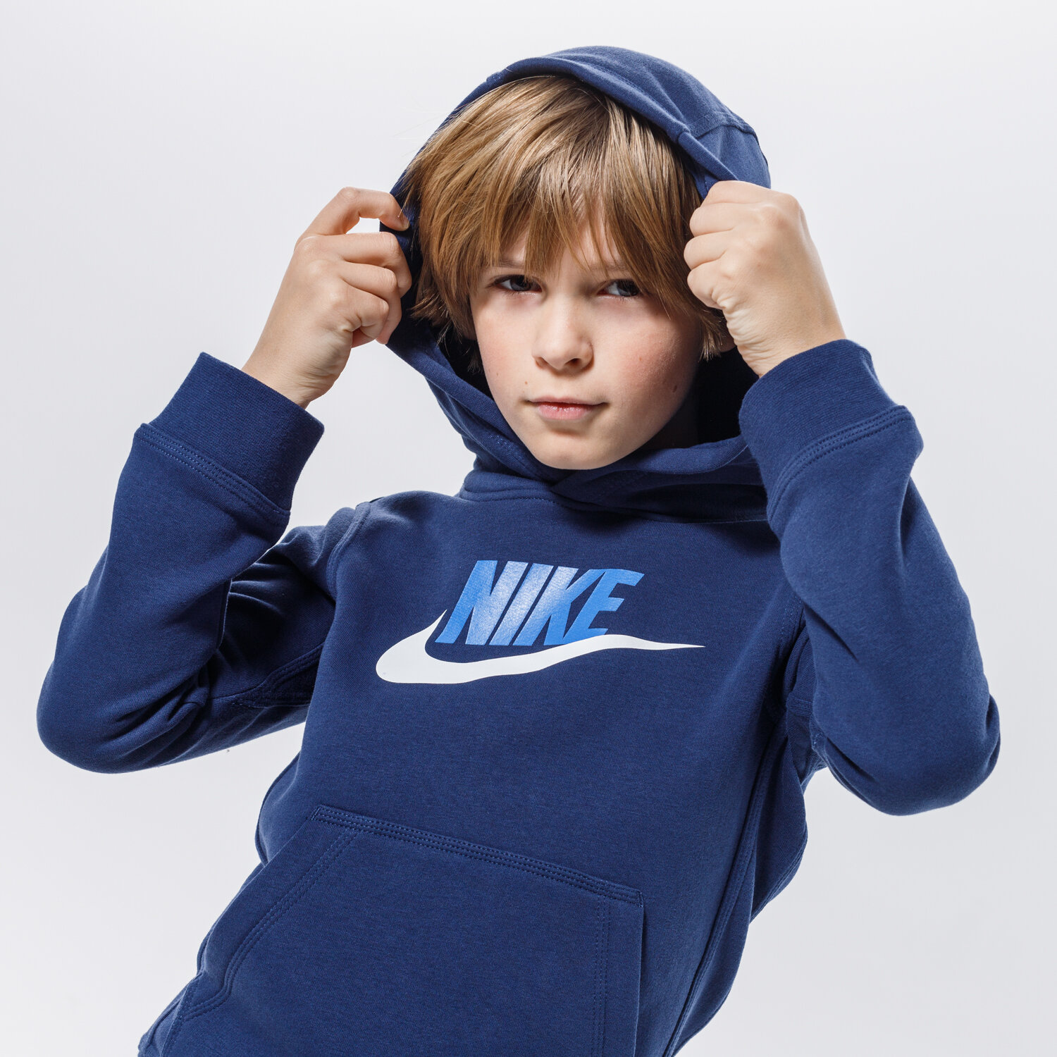 dětská mikina NIKE MIKINA S KAPUCÍ SPORTSWEAR BOY CJ7861-410 TMAVOMODRÁ