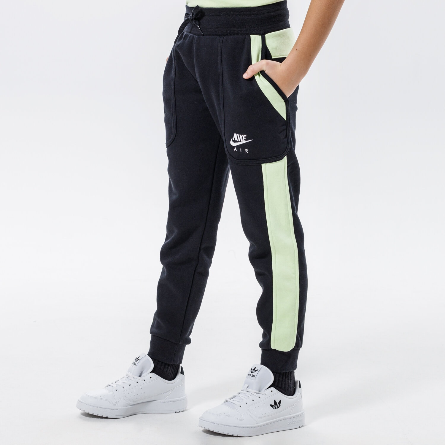 dětské kalhoty NIKE KALHOTY  AIR BOY DA0710-010 ČERNÁ