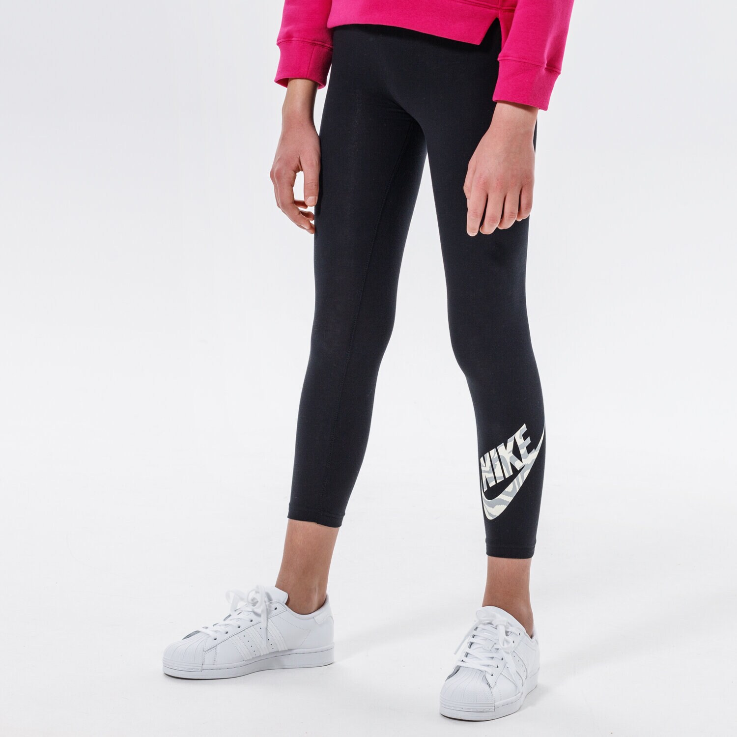 dětské kalhoty NIKE LEGGINGS SPORTSWEAR GIRL DC9761-010 ČERNÁ
