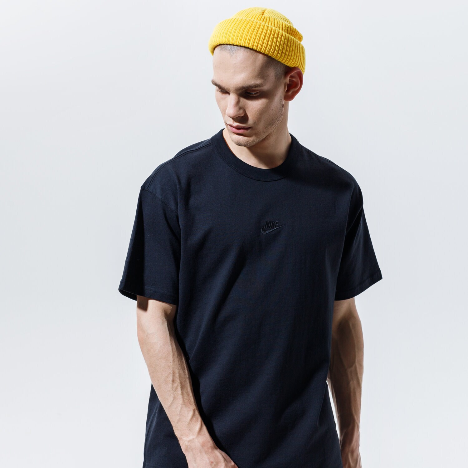 pánské tričko NIKE TRIČKO SPORTSWEAR DB3193-010 ČERNÁ