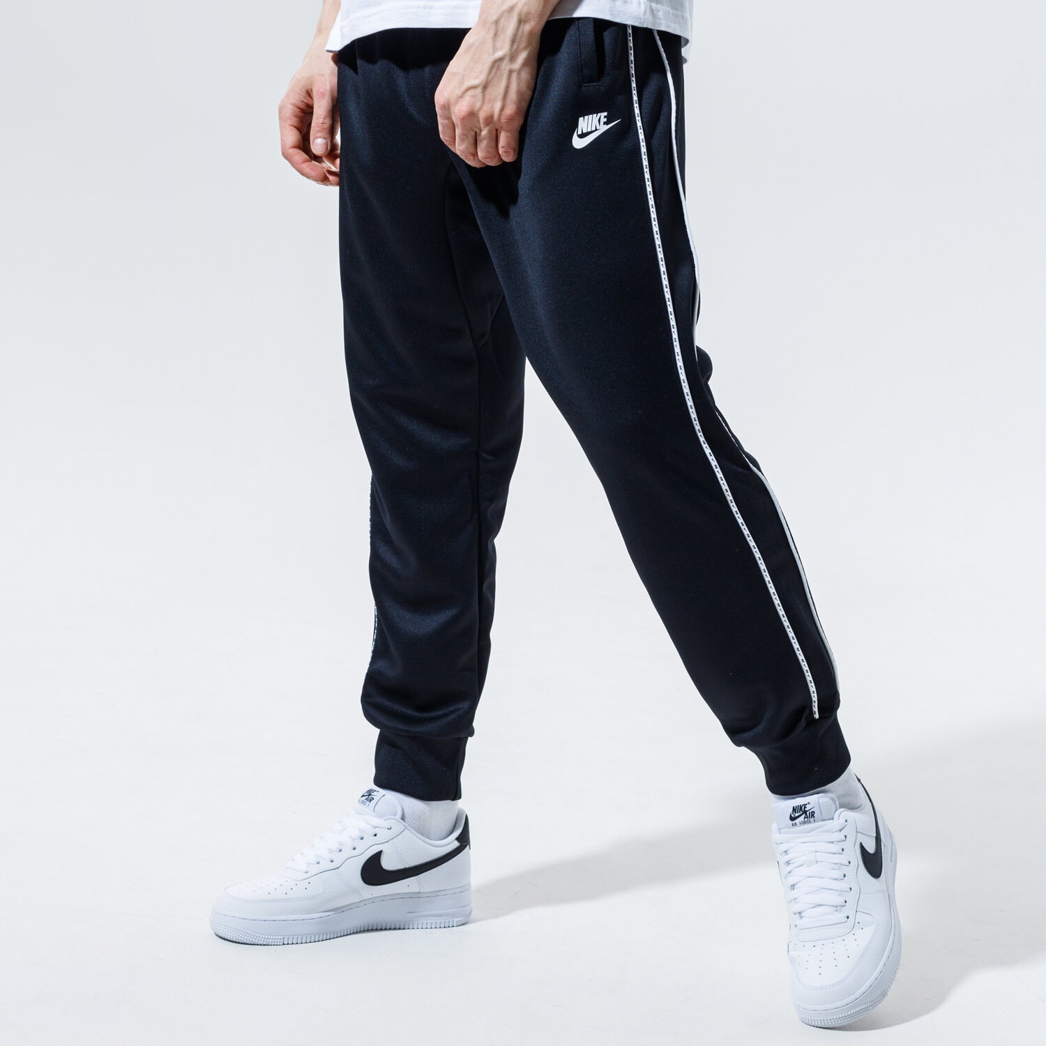 pánské kalhoty NIKE KALHOTY  SPORTSWEAR CZ7823-010 ČERNÁ