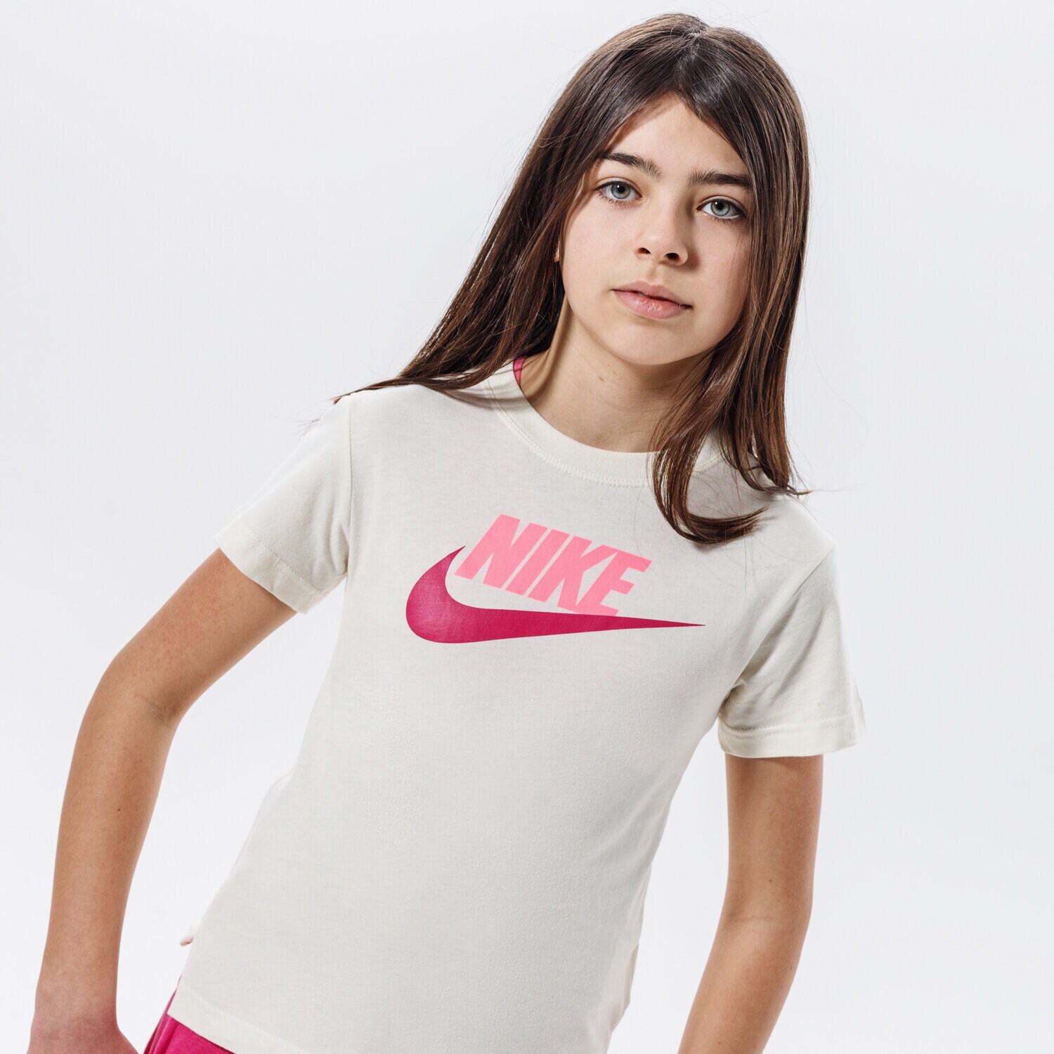 dětské tričko NIKE TRIČKO SPORTSWEAR GIRL AR5088-113 BÍLÁ