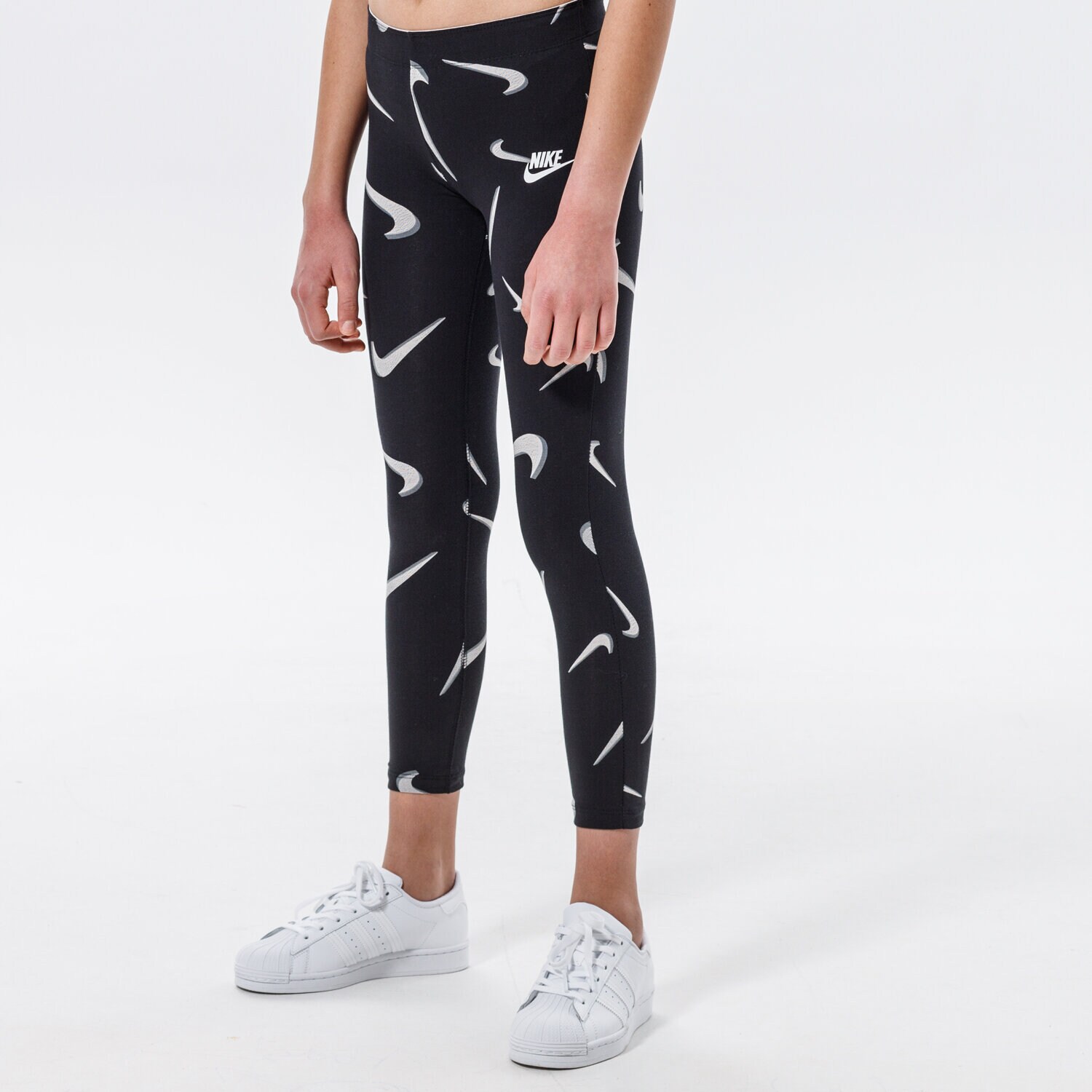 dětské kalhoty NIKE LEGGINGS SPORTSWEAR GIRL DA1239-010 ČERNÁ