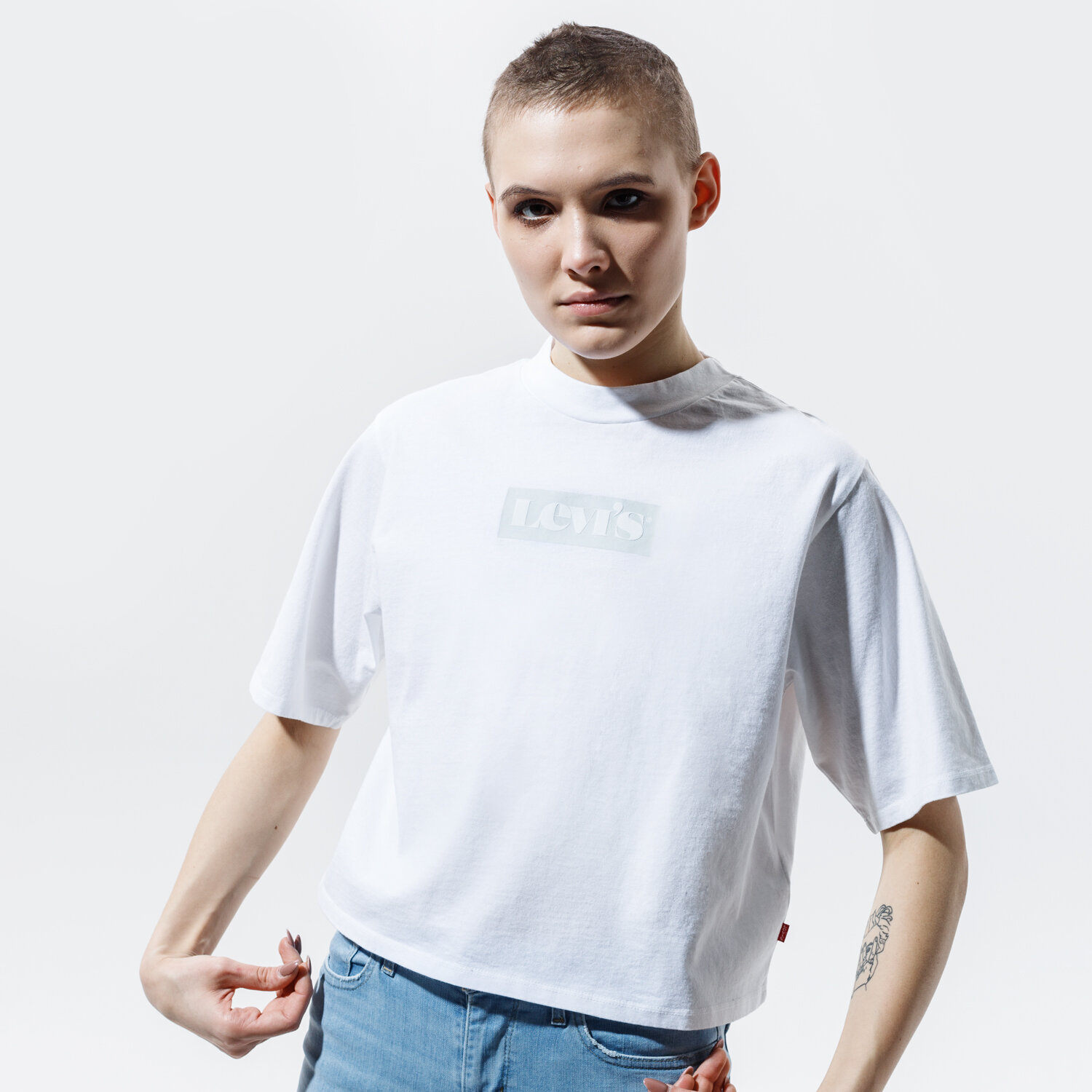 dámské tričko LEVI'S TRIČKO HEAVYWEIGHT RIGHT ON TEE 18392-0002 BÍLÁ