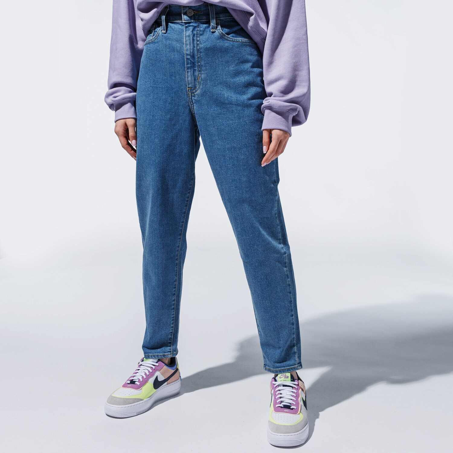 dámské kalhoty LEVI'S MOM JEANS  26986-0002 MODRÁ